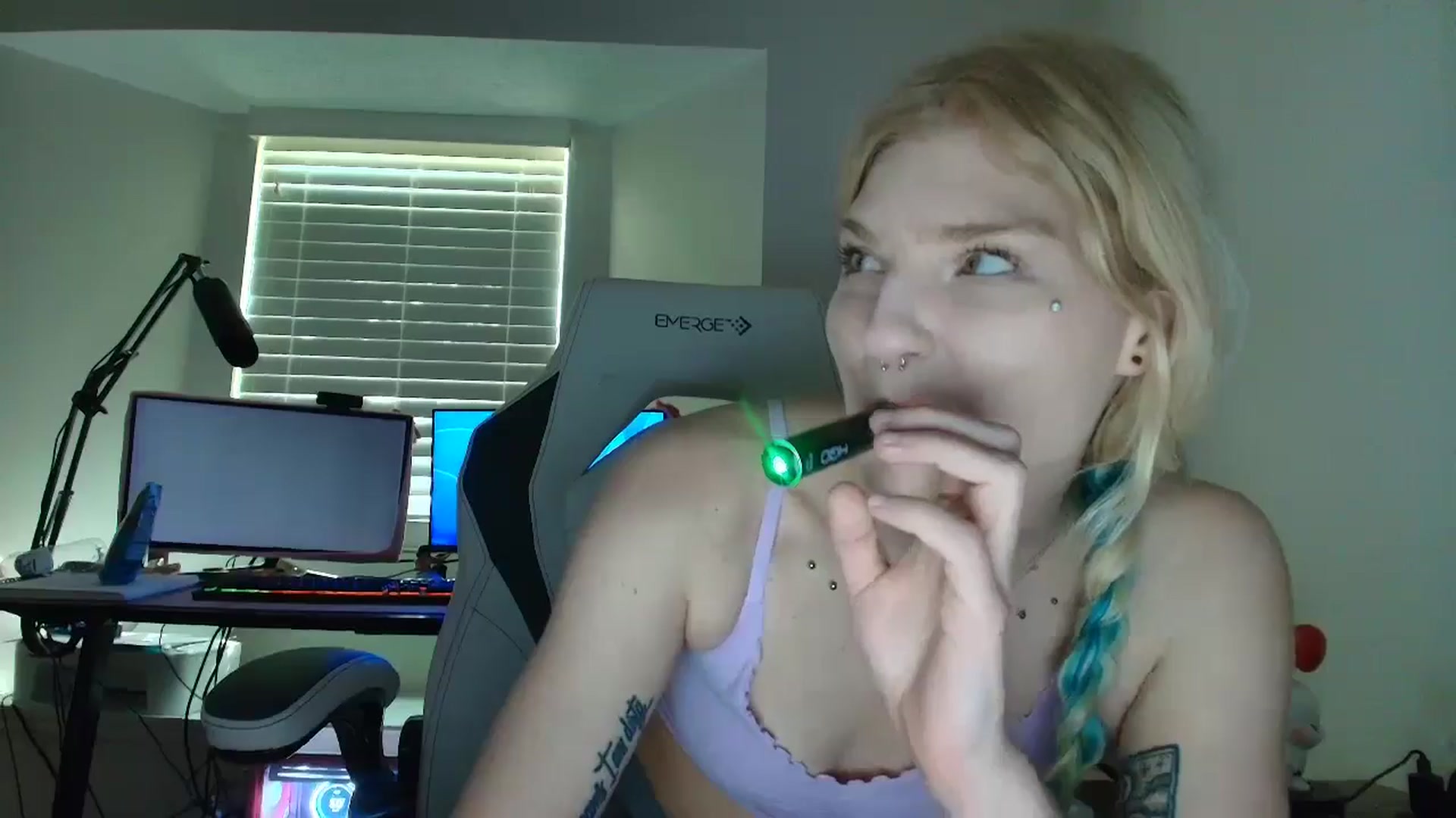 Gallery image thumbnail from DuckChan0's myfreecams stream on, 07/09/2025, 14:18 image 11 of 20