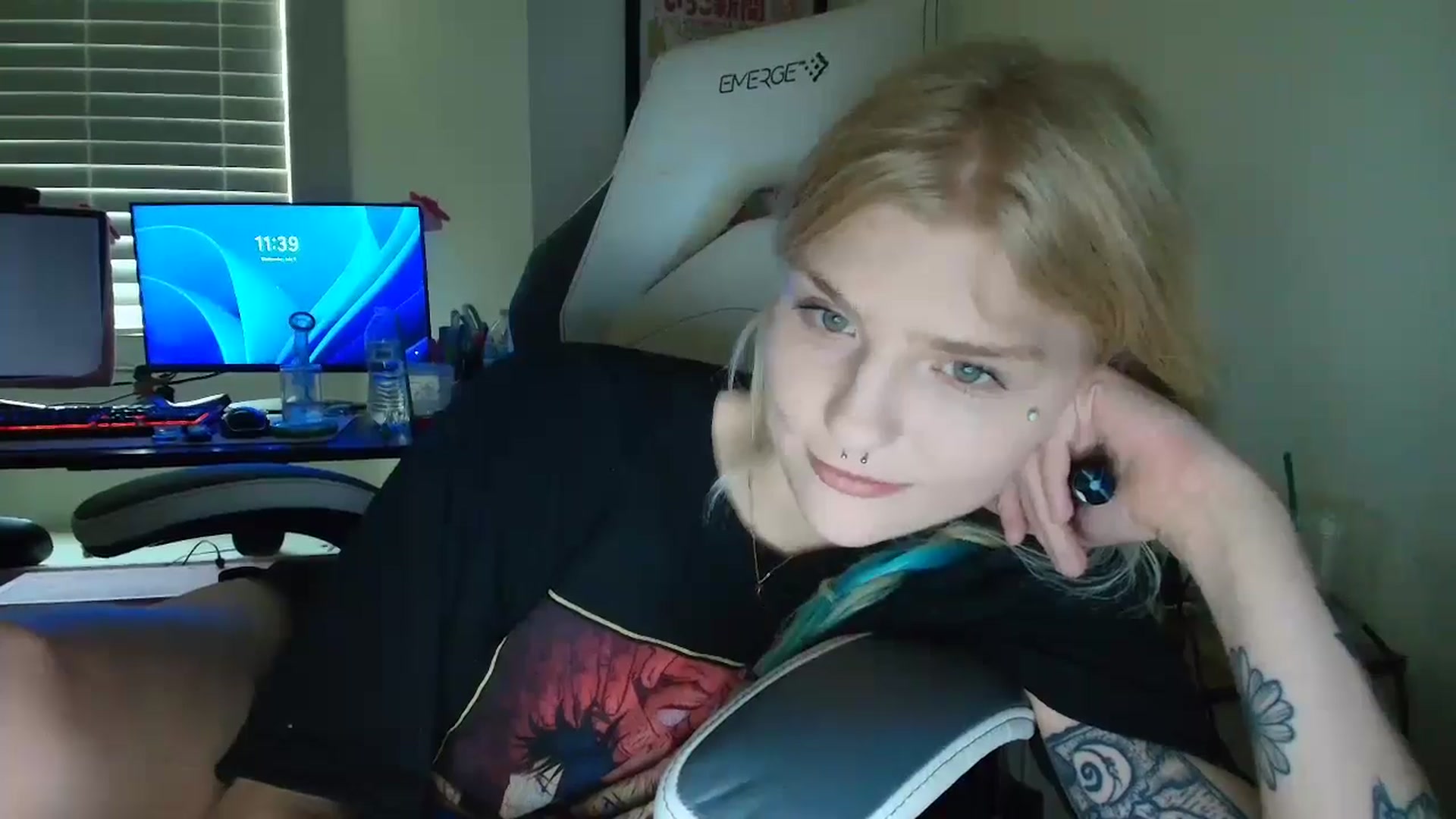 Gallery image thumbnail from DuckChan0's myfreecams stream on, 07/09/2025, 15:55 image 17 of 20