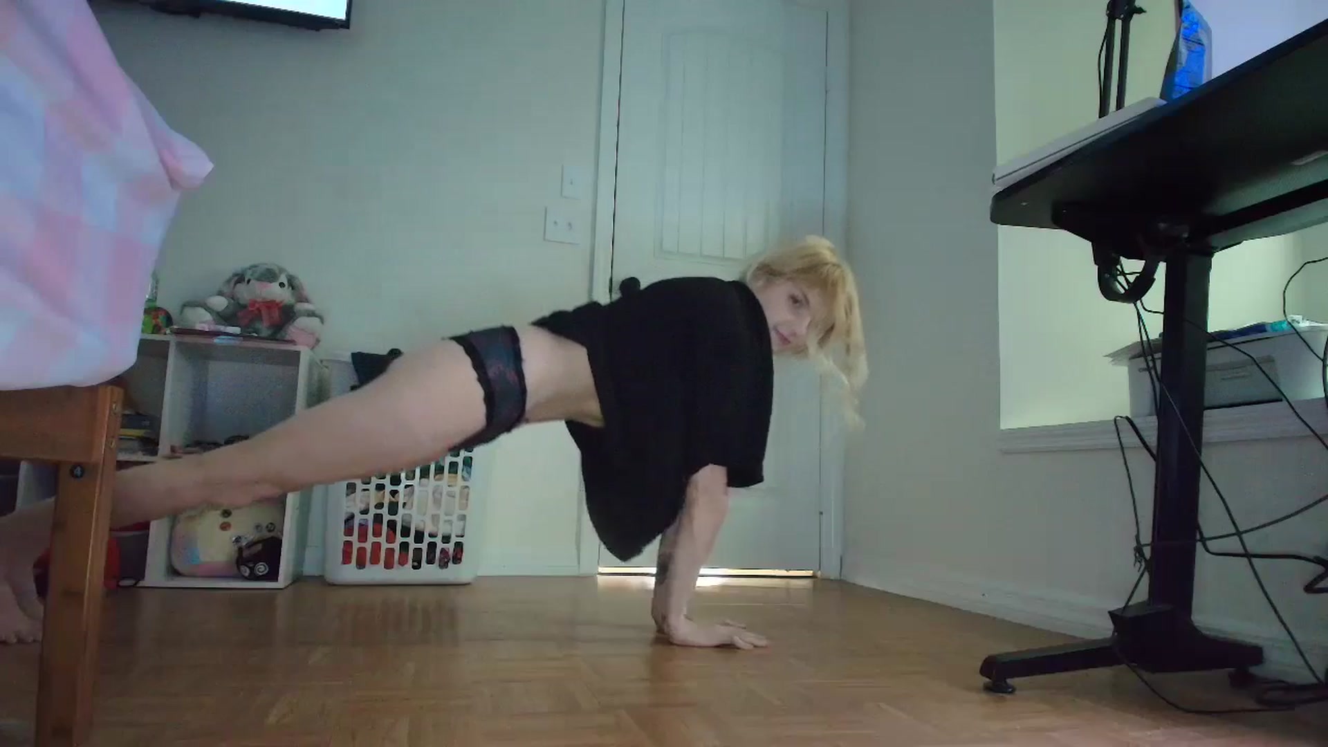 Gallery image thumbnail from DuckChan0's myfreecams stream on, 07/09/2025, 15:55 image 18 of 20