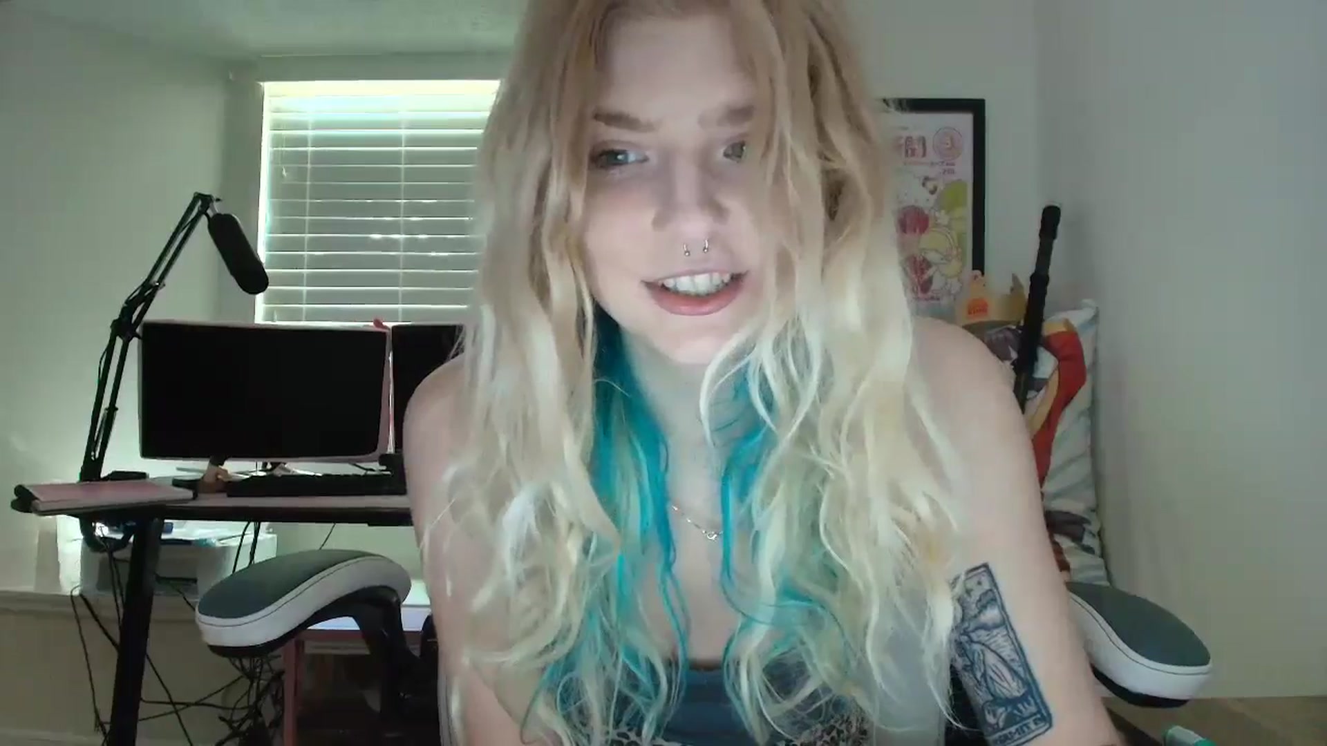 Gallery image thumbnail from DuckChan0's myfreecams stream on, 07/10/2025, 15:03 image 11 of 20