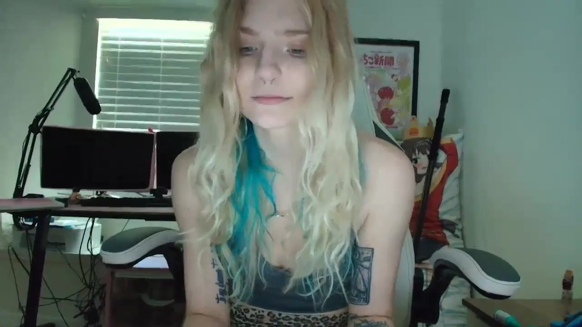 Gallery image thumbnail from DuckChan0's myfreecams stream on, 07/10/2025, 15:03 image 17 of 20