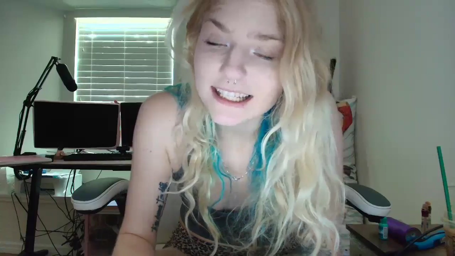 Gallery image thumbnail from DuckChan0's myfreecams stream on, 07/10/2025, 15:03 image 3 of 20