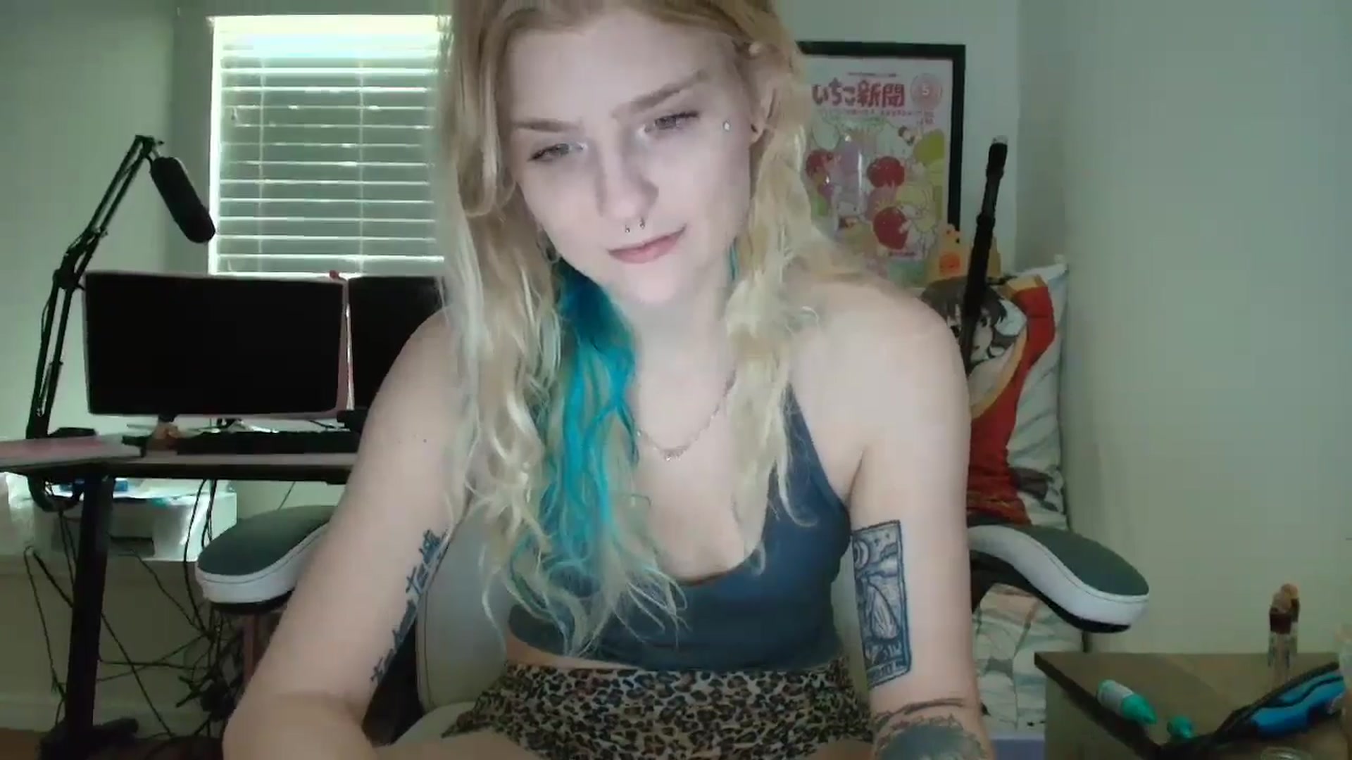 Gallery image thumbnail from DuckChan0's myfreecams stream on, 07/10/2025, 15:03 image 5 of 20
