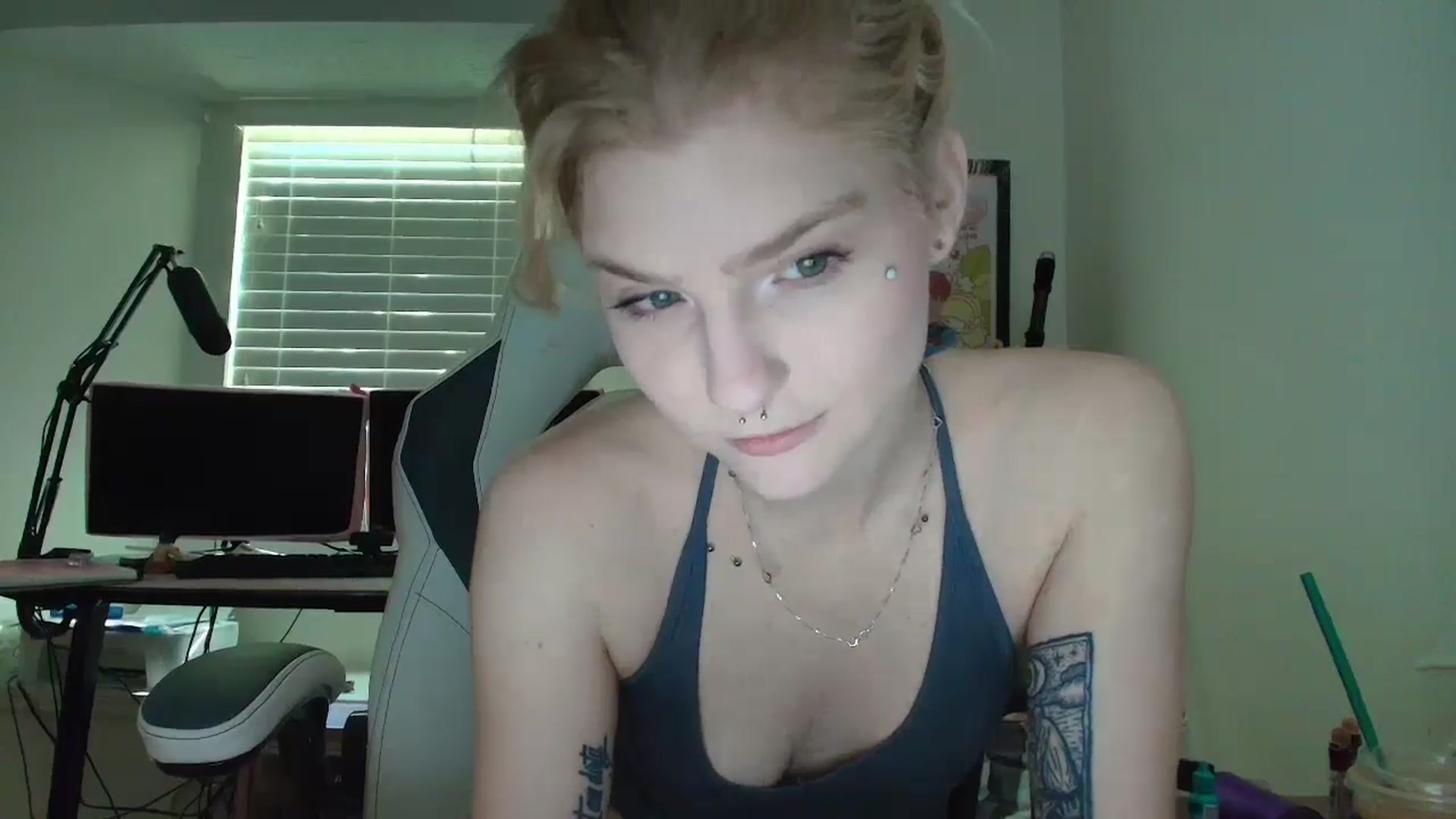 Gallery image thumbnail from DuckChan0's myfreecams stream on, 07/10/2025, 15:03 image 2 of 20