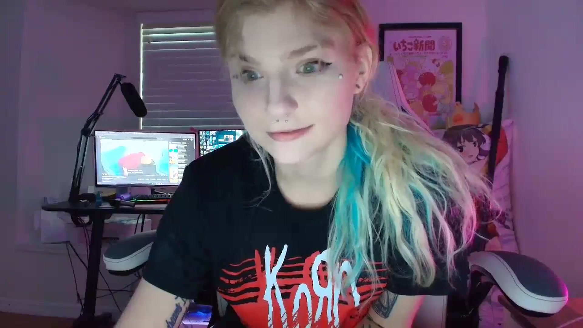 Gallery image thumbnail from DuckChan0's myfreecams stream on, 07/10/2025, 23:27 image 18 of 20