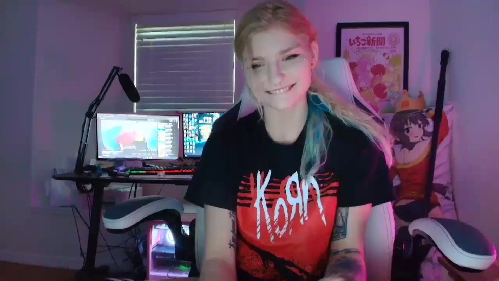 Gallery image thumbnail from DuckChan0's myfreecams stream on, 07/10/2025, 23:27 image 8 of 20