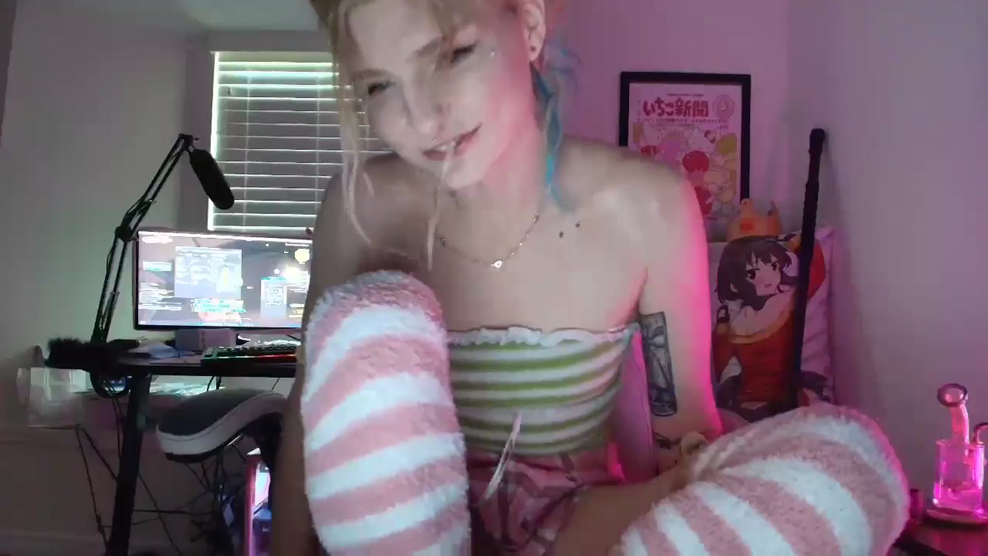 Gallery image thumbnail from DuckChan0's myfreecams stream on, 07/11/2025, 16:53 image 5 of 20