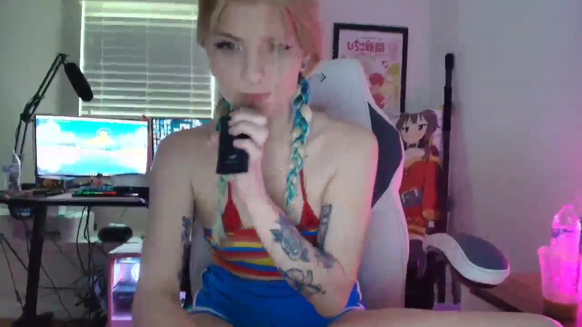 Gallery image thumbnail from DuckChan0's myfreecams stream on, 07/12/2025, 16:23 image 19 of 20