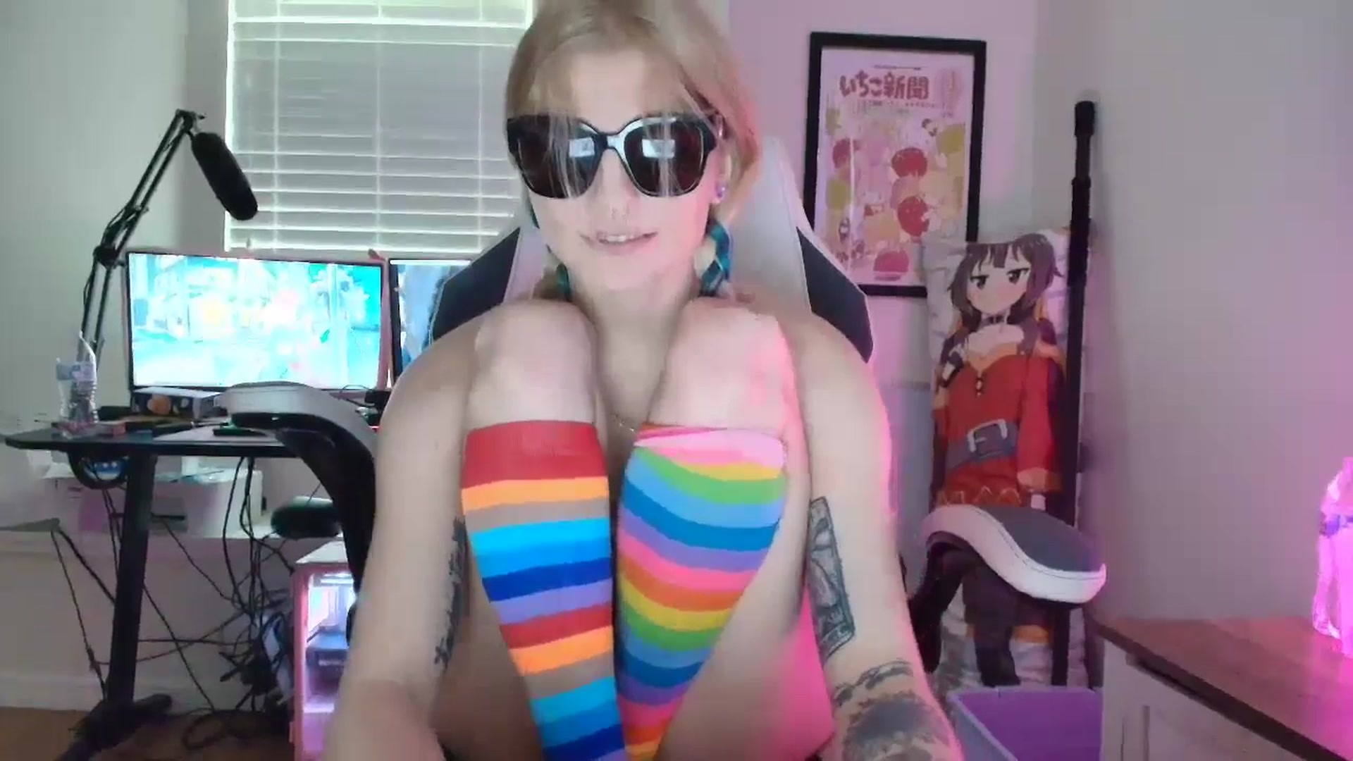 Gallery image thumbnail from DuckChan0's myfreecams stream on, 07/12/2025, 16:23 image 14 of 20