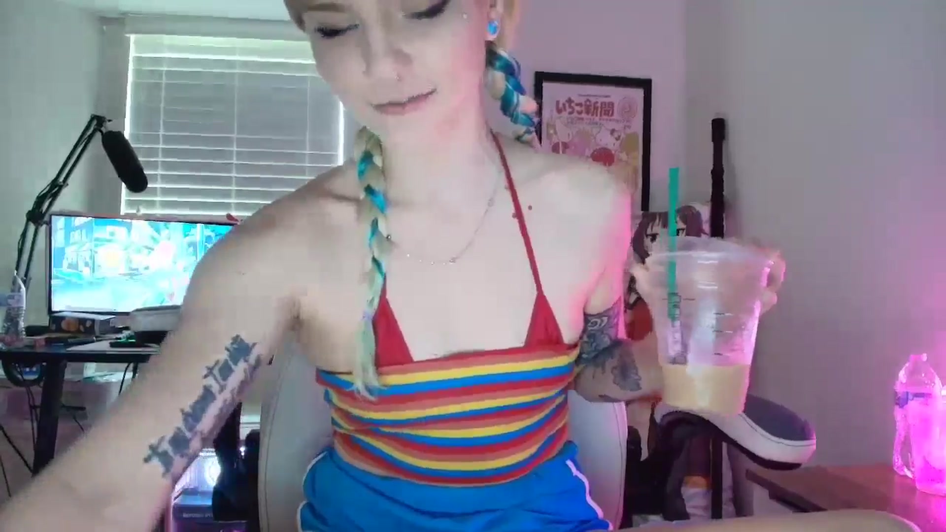 Gallery image thumbnail from DuckChan0's myfreecams stream on, 07/12/2025, 16:23 image 13 of 20
