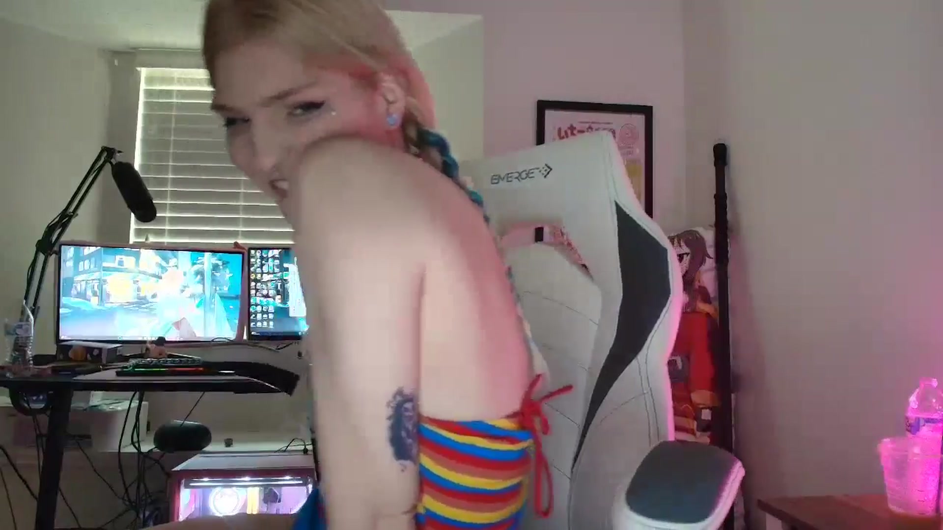 Gallery image thumbnail from DuckChan0's myfreecams stream on, 07/12/2025, 16:23 image 7 of 20
