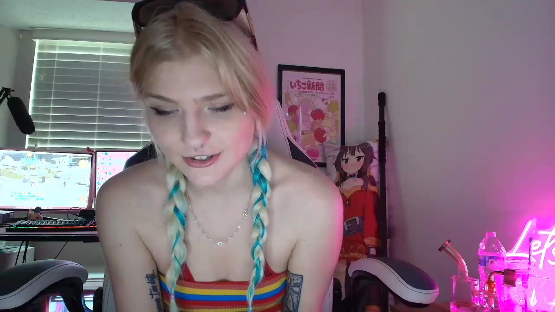 Gallery image thumbnail from DuckChan0's myfreecams stream on, 07/12/2025, 18:18 image 17 of 20
