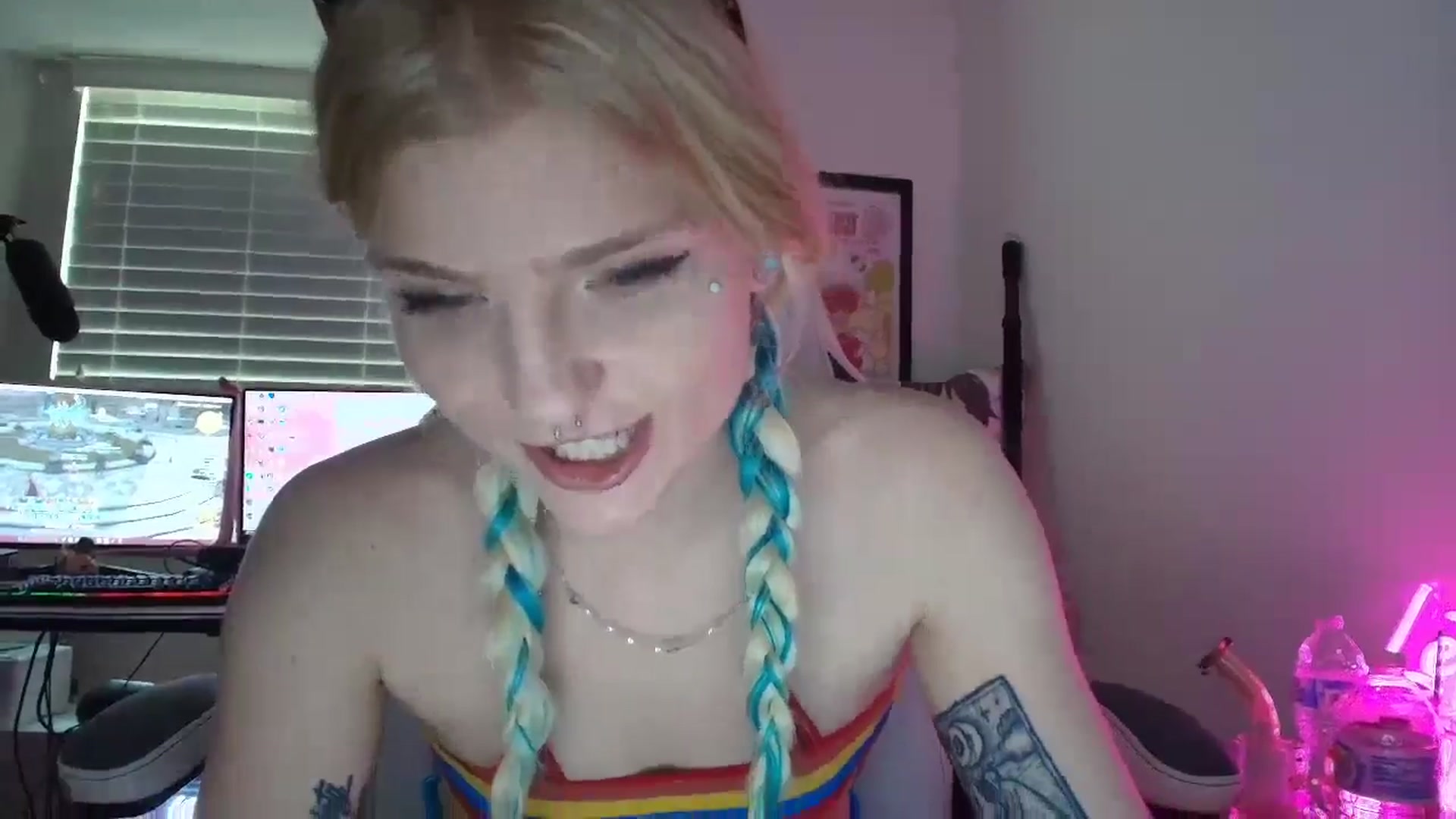 Gallery image thumbnail from DuckChan0's myfreecams stream on, 07/12/2025, 18:18 image 8 of 20