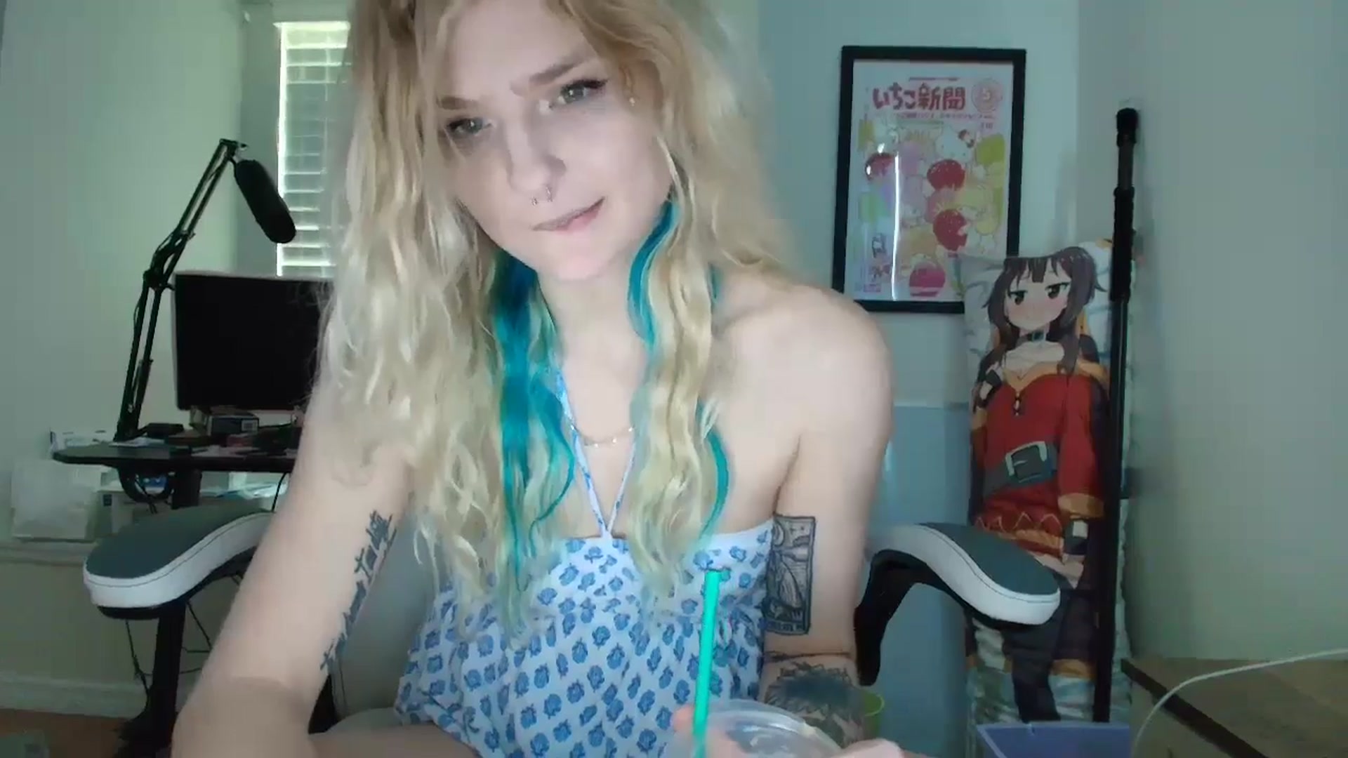 Gallery image thumbnail from DuckChan0's myfreecams stream on, 07/13/2025, 15:28 image 4 of 20