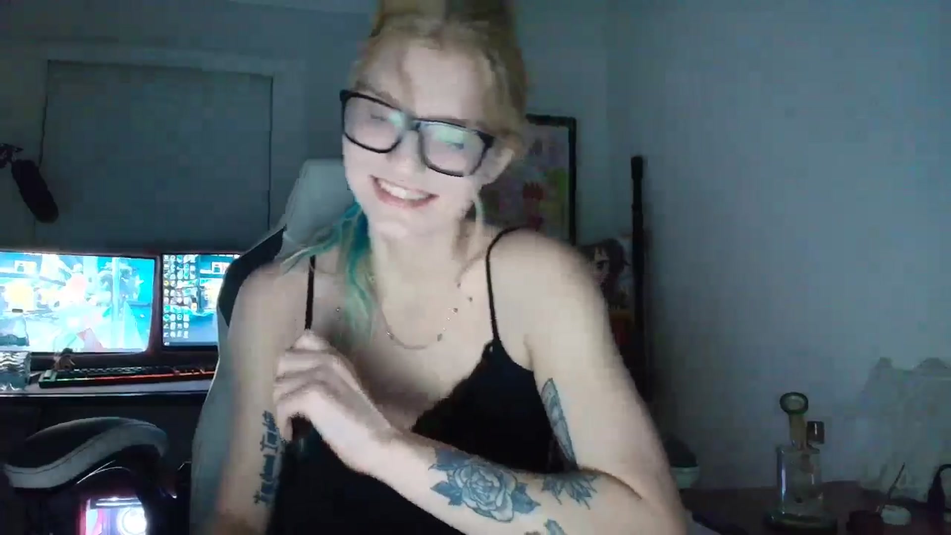Gallery image thumbnail from DuckChan0's myfreecams stream on, 07/14/2025, 01:05 image 13 of 20