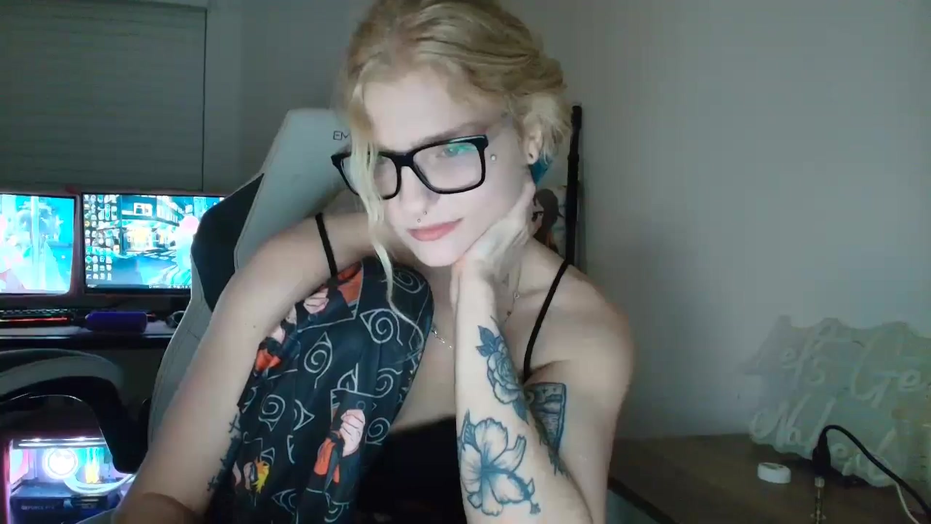 Gallery image thumbnail from DuckChan0's myfreecams stream on, 07/14/2025, 01:05 image 2 of 20