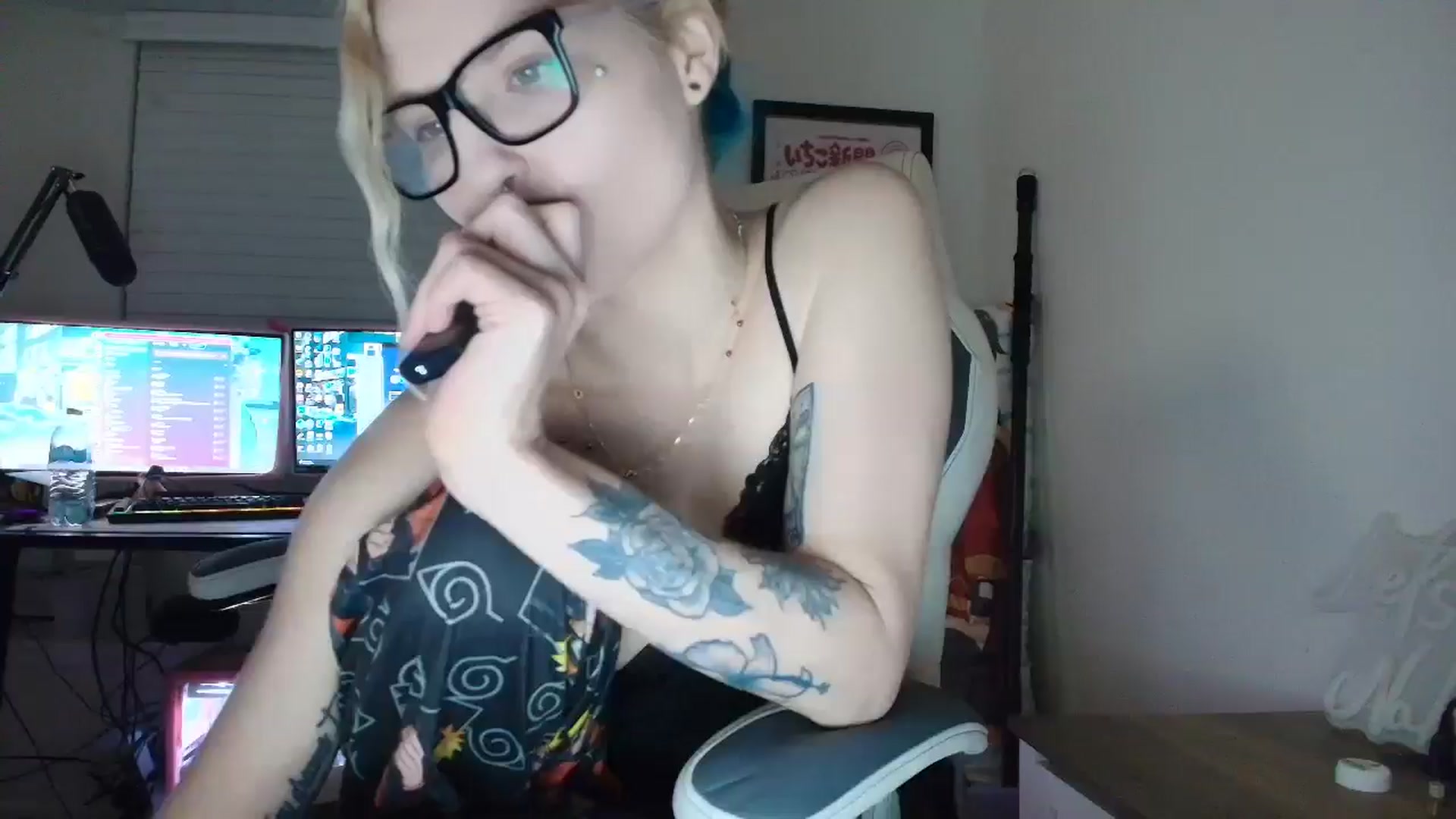 Gallery image thumbnail from DuckChan0's myfreecams stream on, 07/14/2025, 01:05 image 1 of 20