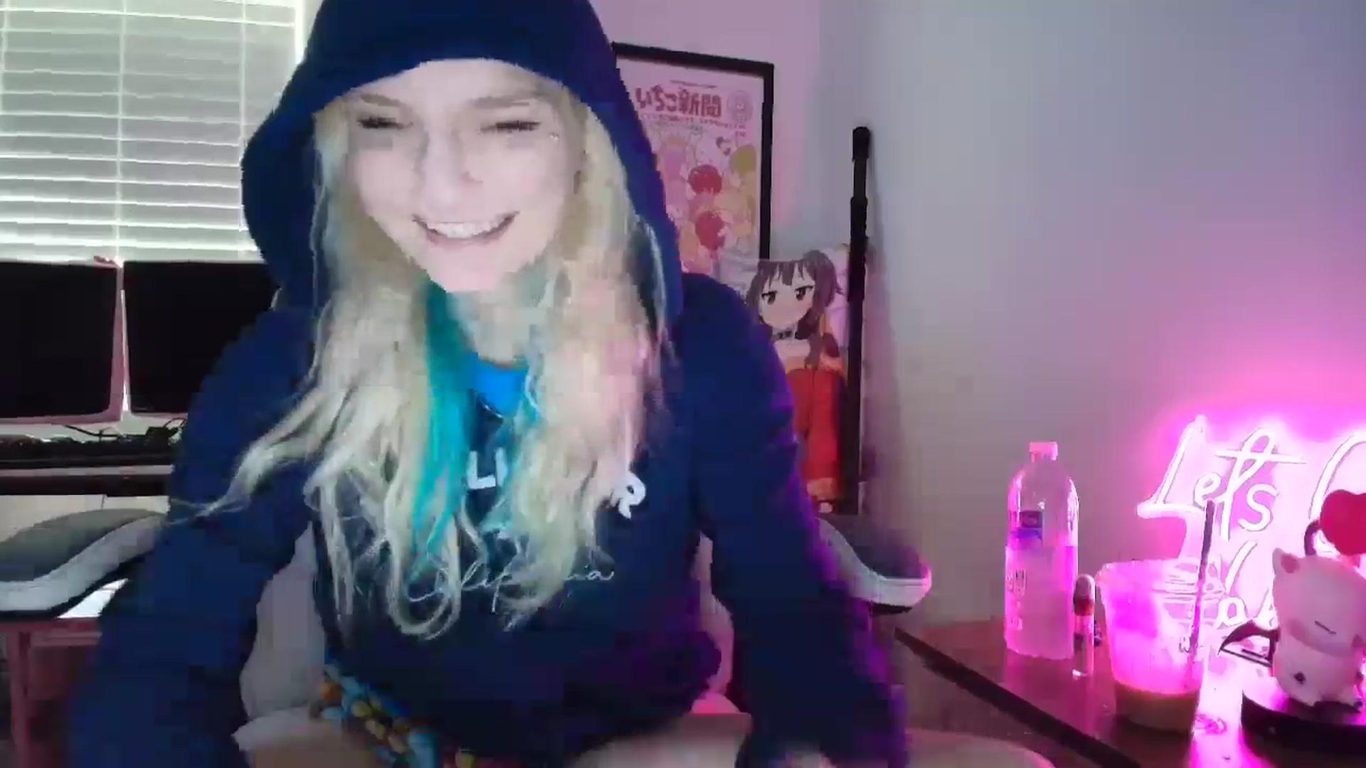 Gallery image thumbnail from DuckChan0's myfreecams stream on, 07/15/2025, 14:10 image 19 of 20