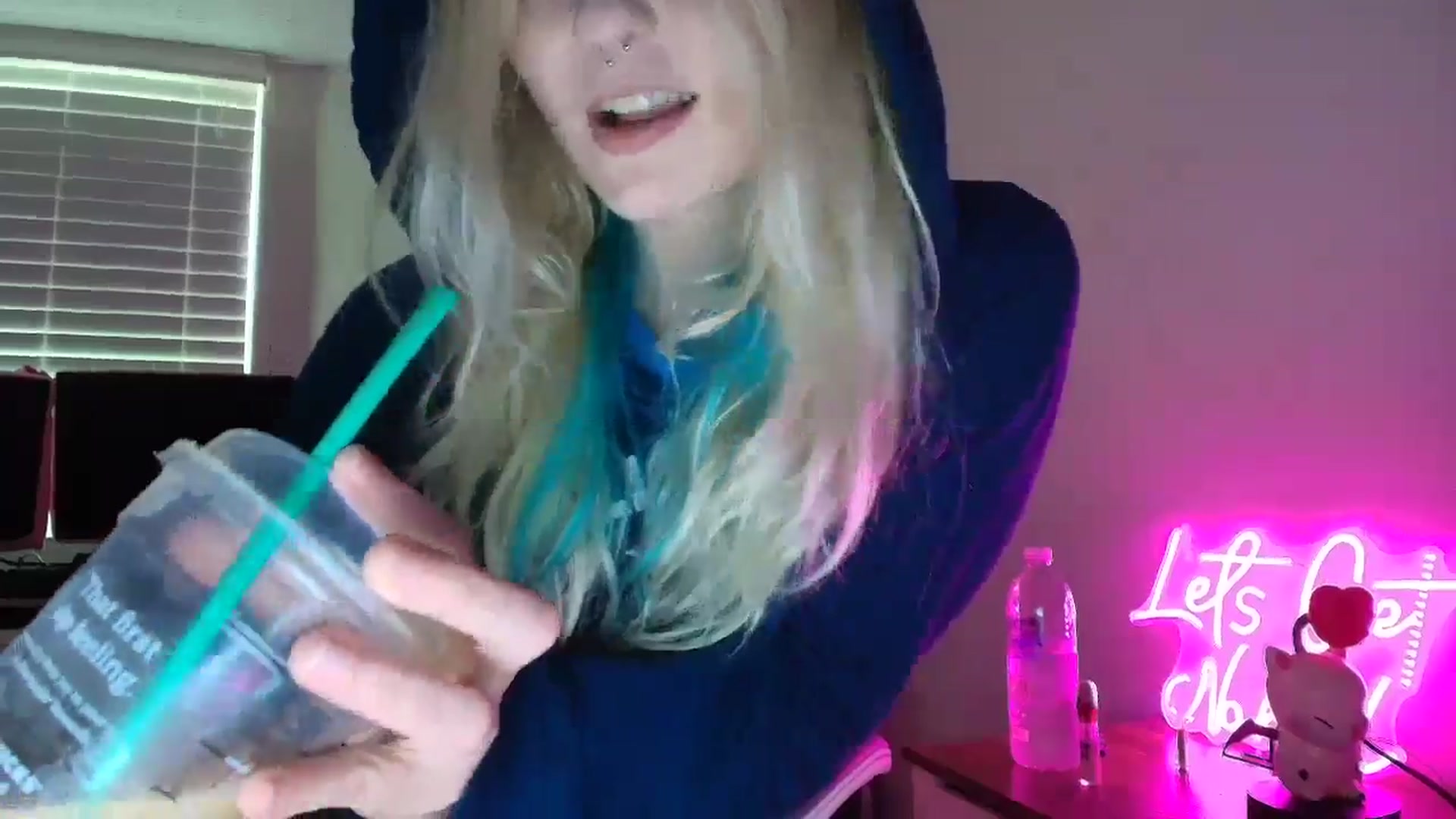 Gallery image thumbnail from DuckChan0's myfreecams stream on, 07/15/2025, 14:10 image 13 of 20