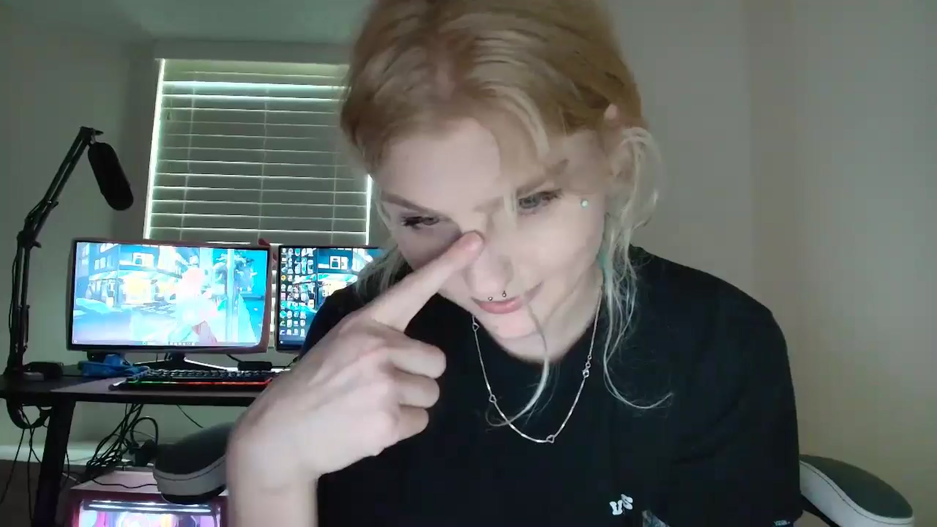 Gallery image thumbnail from DuckChan0's myfreecams stream on, 07/18/2025, 15:15 image 10 of 20