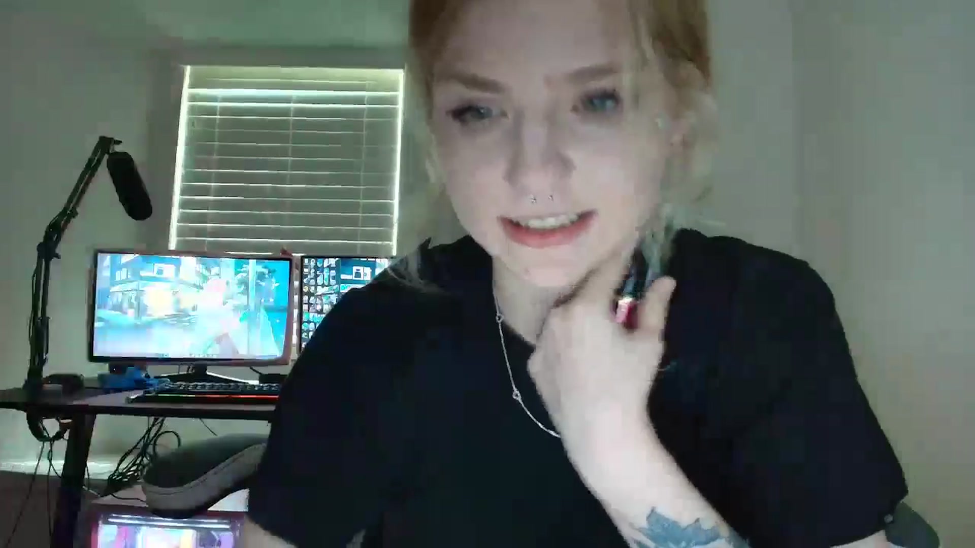 Gallery image thumbnail from DuckChan0's myfreecams stream on, 07/18/2025, 15:15 image 9 of 20