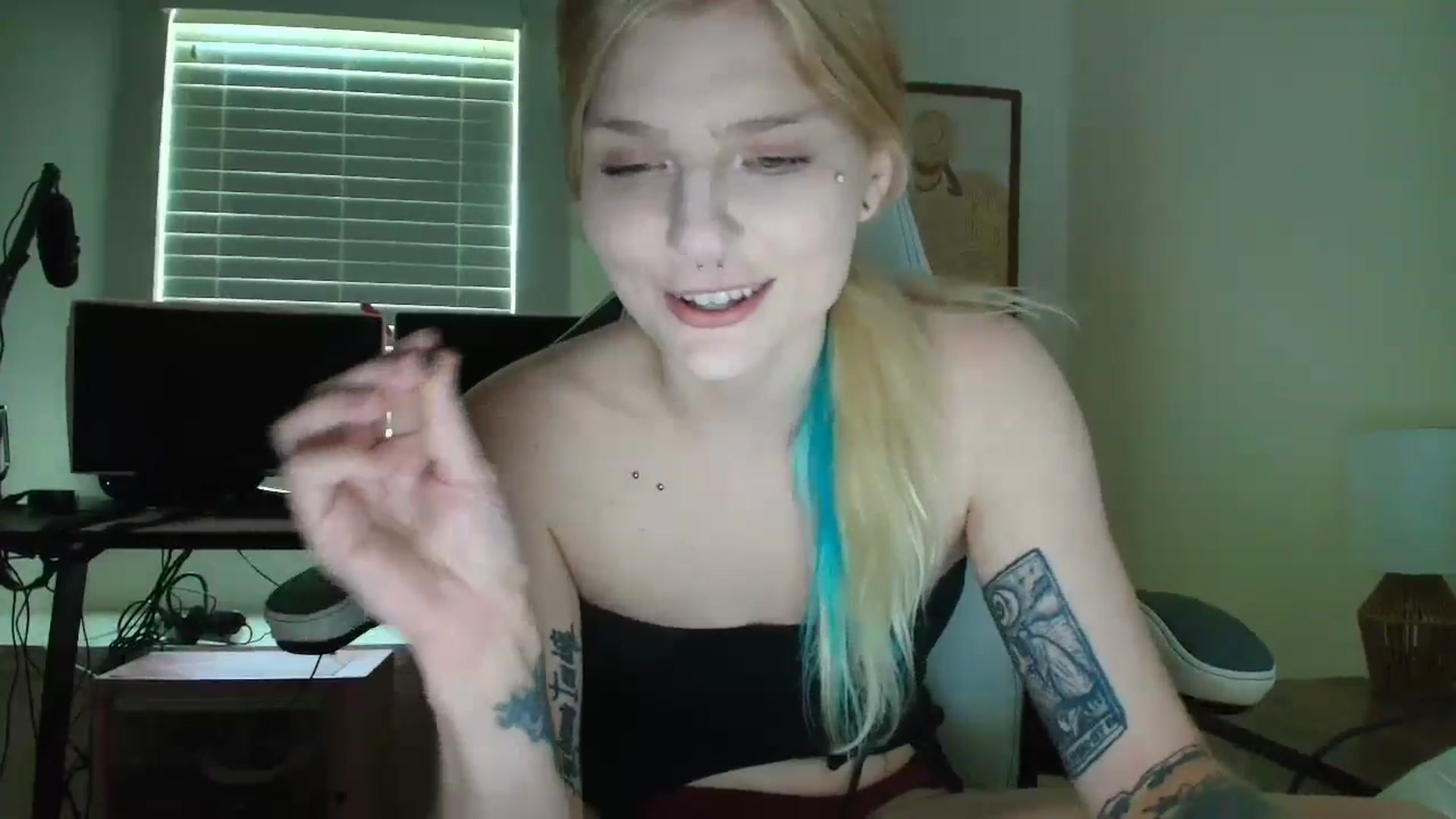 Gallery image thumbnail from DuckChan0's myfreecams stream on, 07/20/2025, 21:18 image 9 of 20