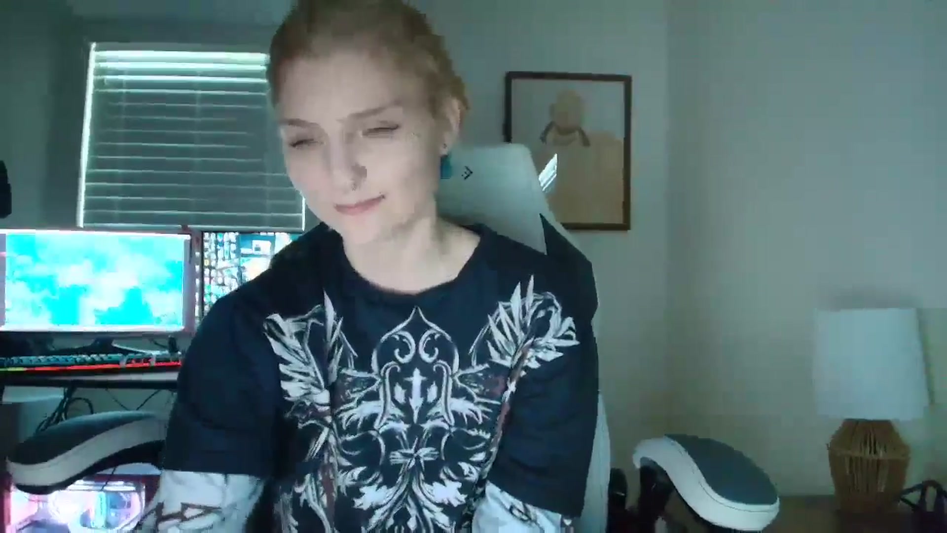 Gallery image thumbnail from DuckChan0's myfreecams stream on, 07/21/2025, 21:44 image 6 of 20