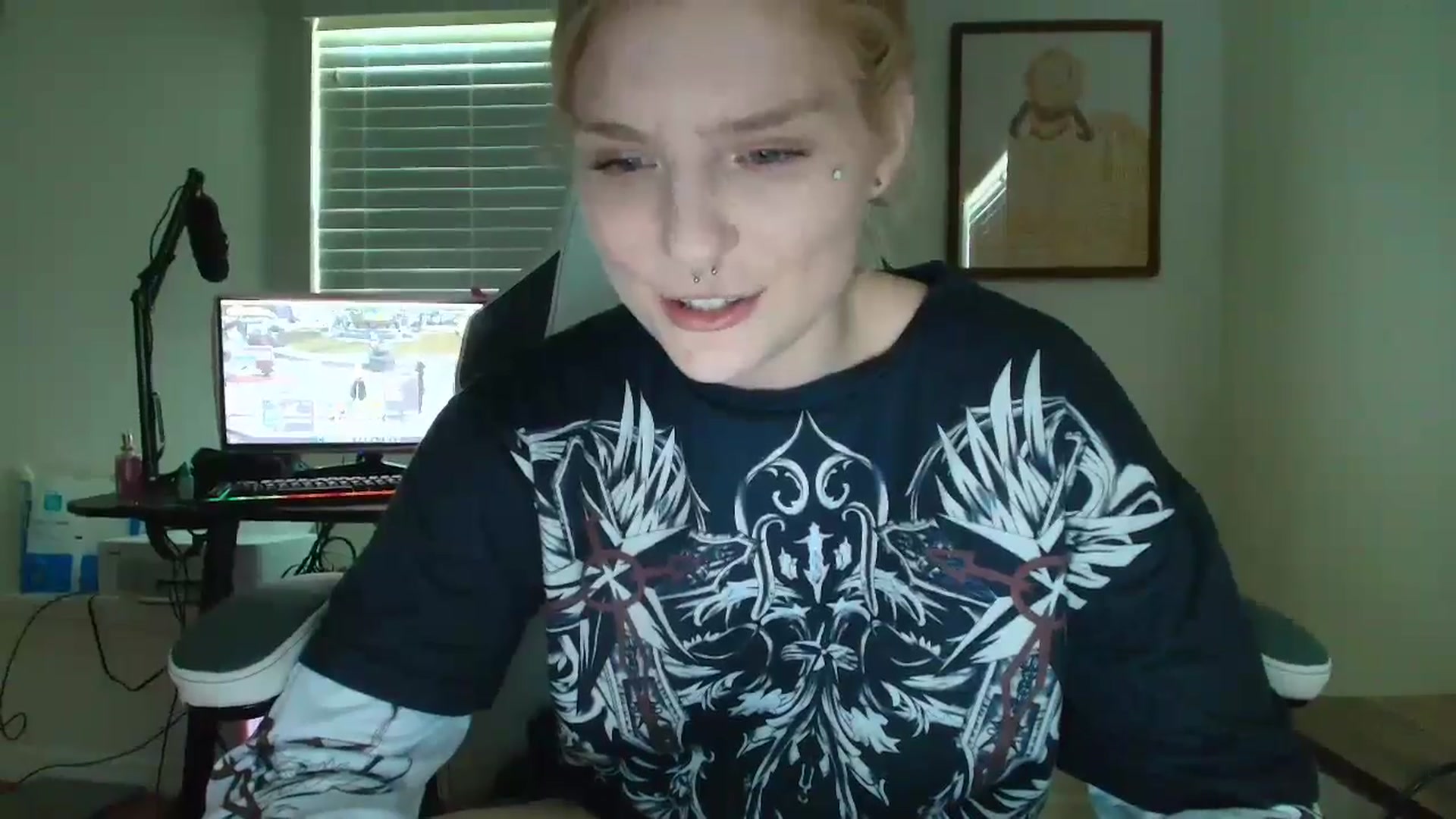 Gallery image thumbnail from DuckChan0's myfreecams stream on, 07/21/2025, 21:44 image 17 of 20