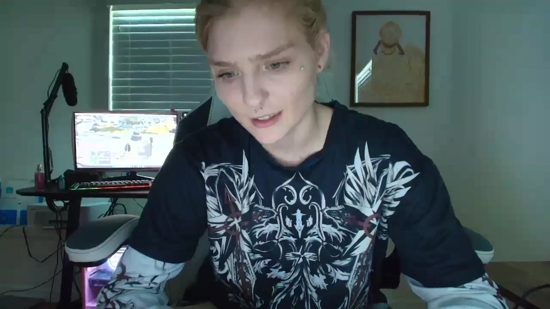 Gallery image thumbnail from DuckChan0's myfreecams stream on, 07/21/2025, 21:44 image 15 of 20