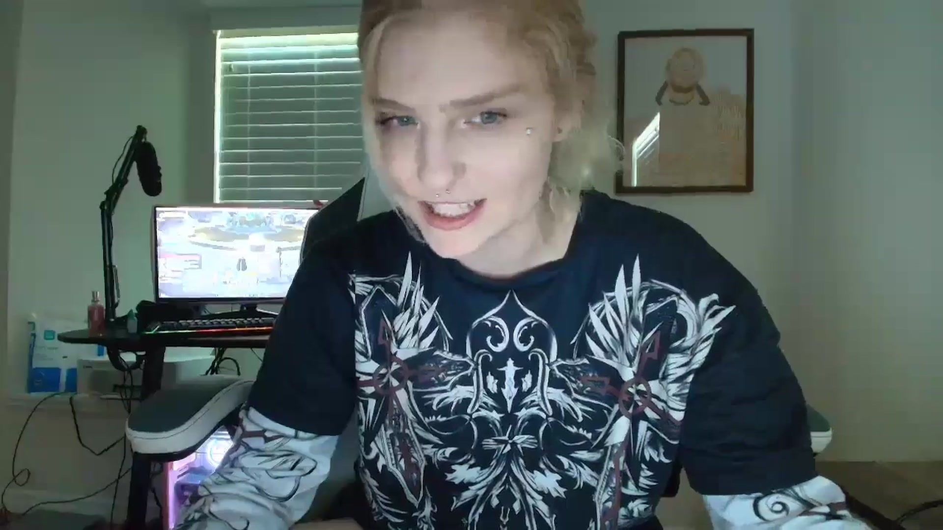 Gallery image thumbnail from DuckChan0's myfreecams stream on, 07/21/2025, 21:44 image 19 of 20