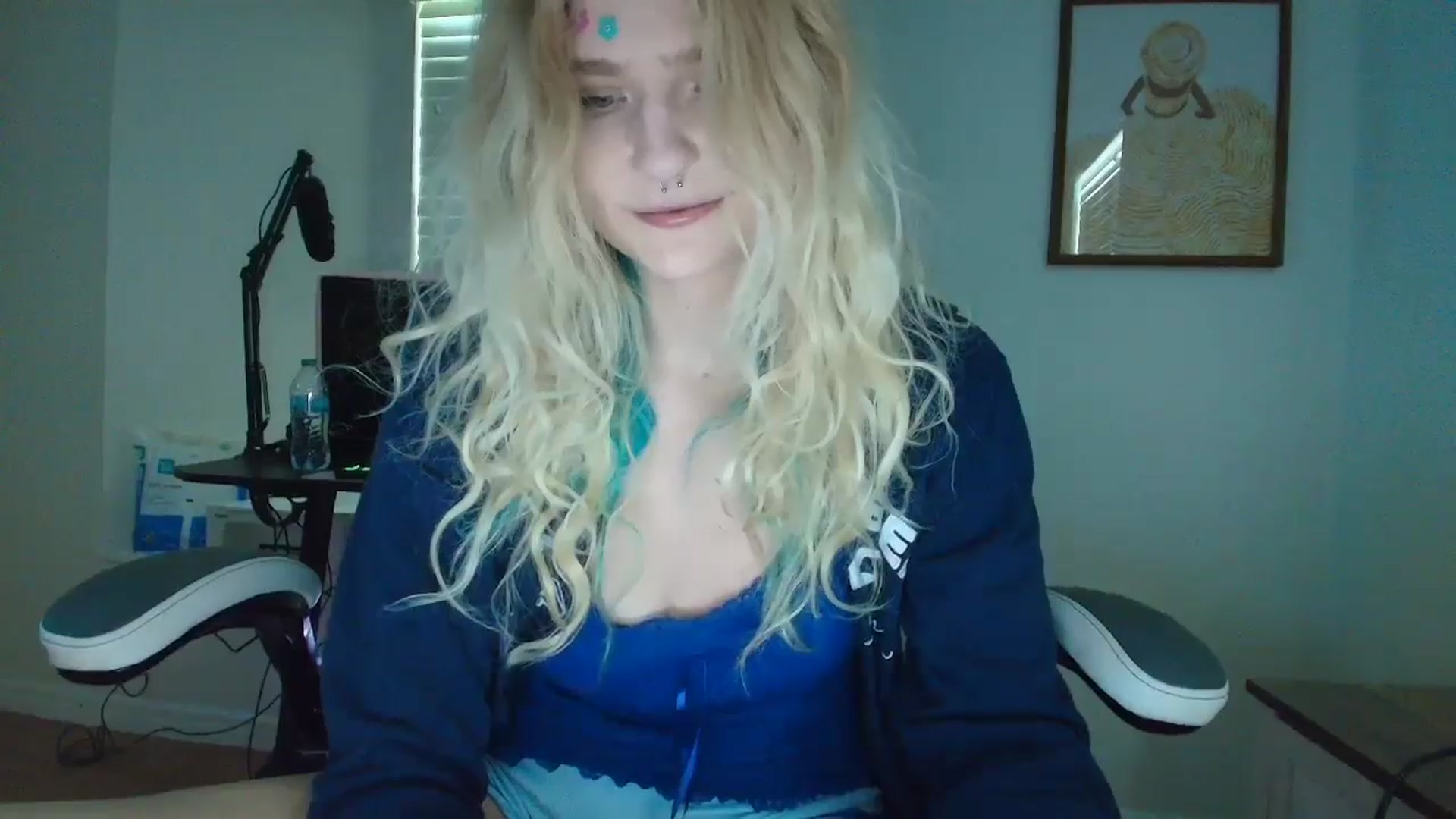 Gallery image thumbnail from DuckChan0's myfreecams stream on, 07/22/2025, 20:11 image 8 of 20