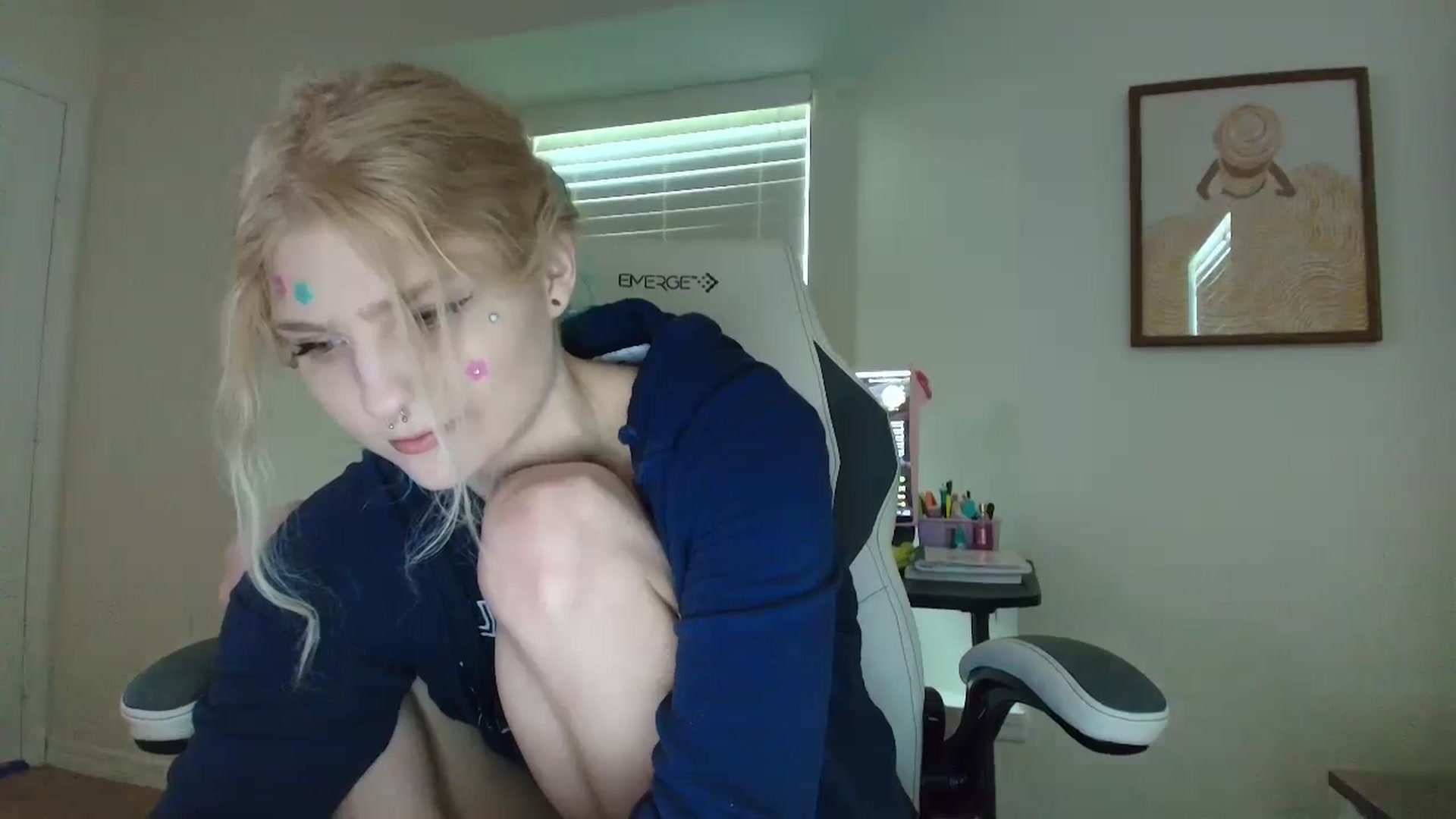 Gallery image thumbnail from DuckChan0's myfreecams stream on, 07/22/2025, 20:11 image 5 of 20