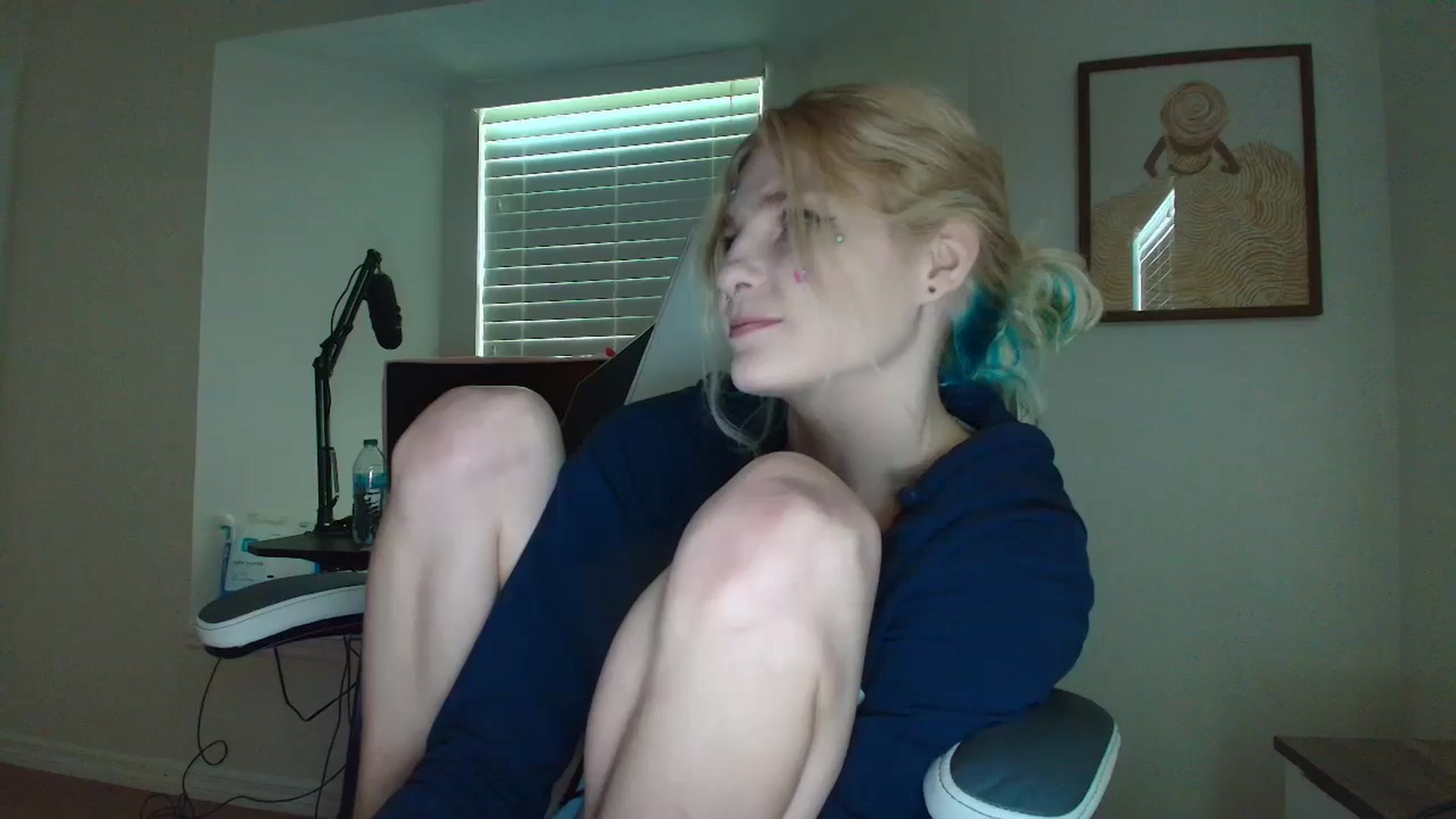 Gallery image thumbnail from DuckChan0's myfreecams stream on, 07/22/2025, 20:11 image 6 of 20