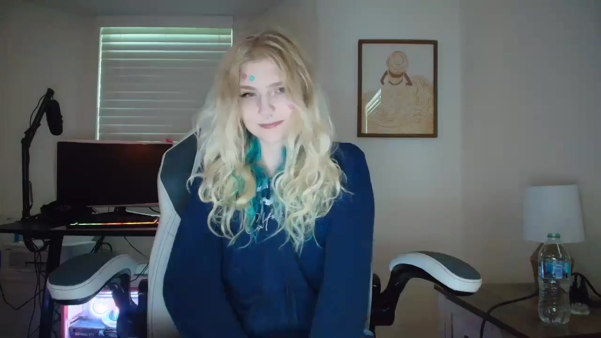 Gallery image thumbnail from DuckChan0's myfreecams stream on, 07/22/2025, 20:11 image 20 of 20