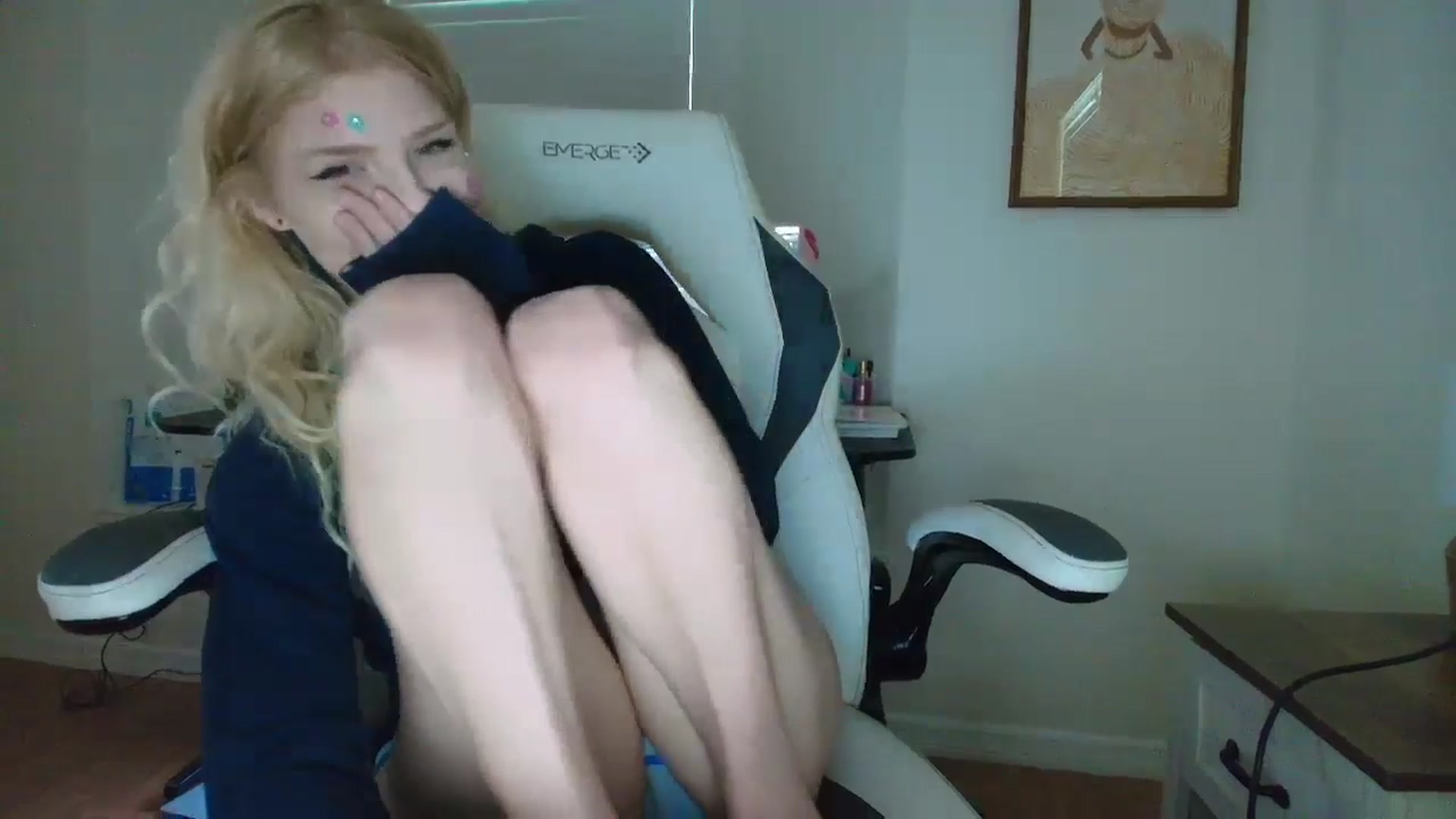 Gallery image thumbnail from DuckChan0's myfreecams stream on, 07/22/2025, 20:11 image 12 of 20