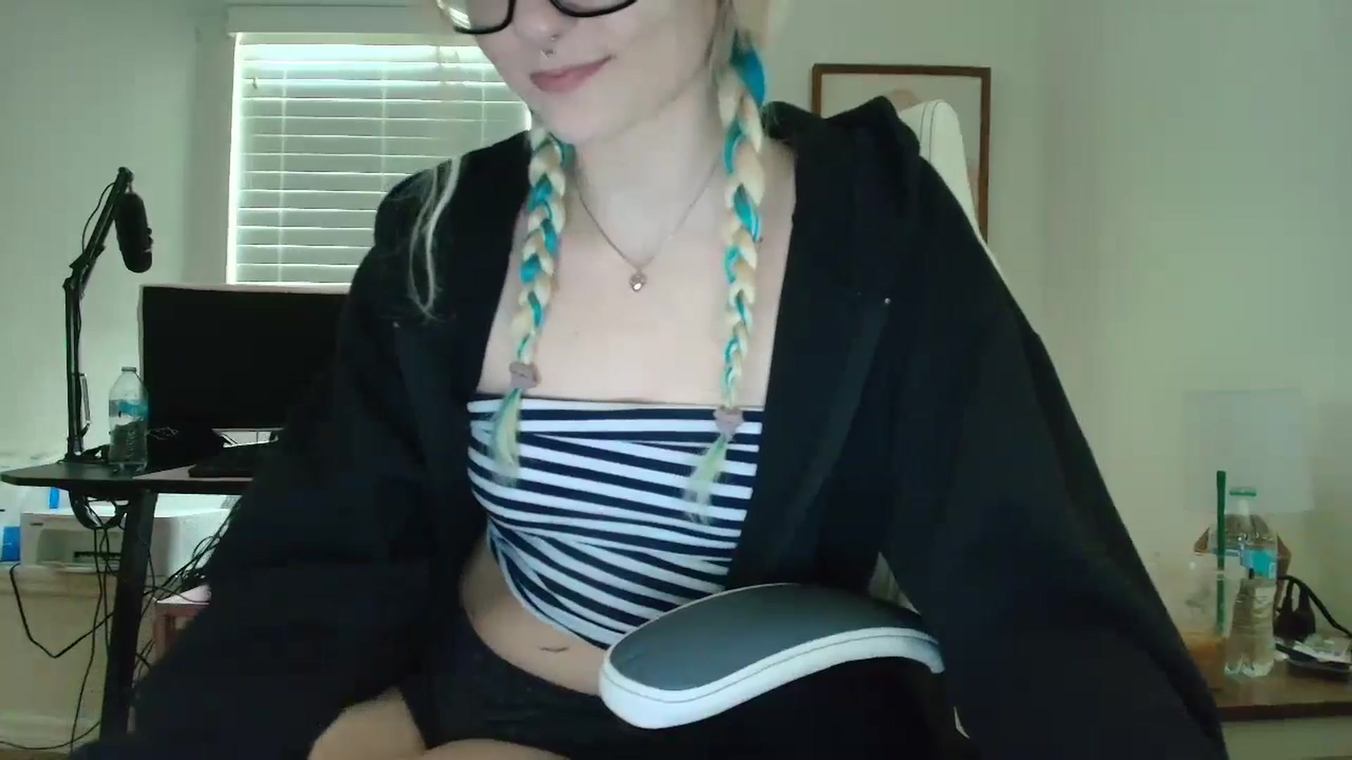 Gallery image thumbnail from DuckChan0's myfreecams stream on, 07/23/2025, 15:40 image 5 of 20
