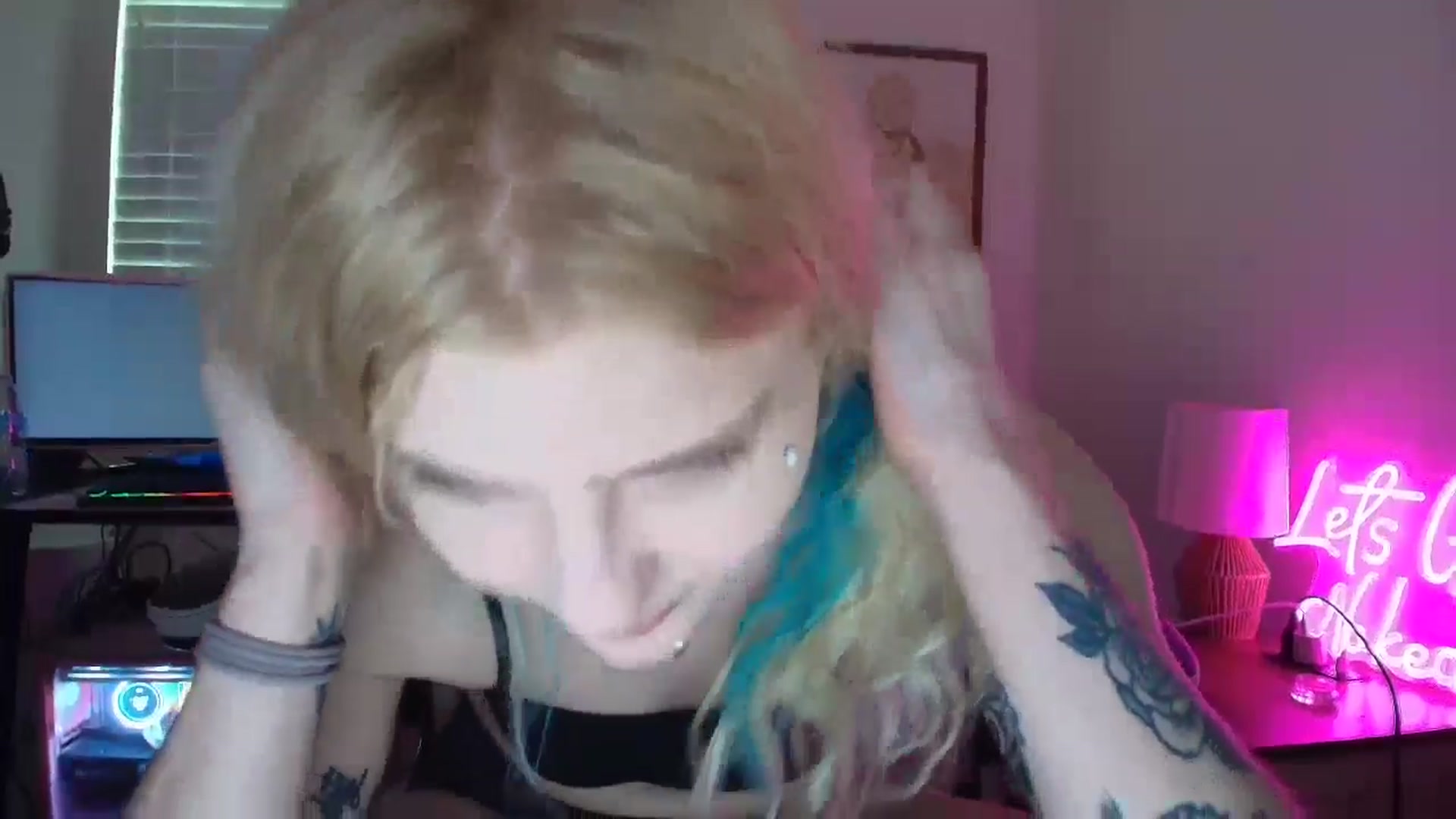 Gallery image thumbnail from DuckChan0's myfreecams stream on, 07/24/2025, 21:30 image 11 of 20