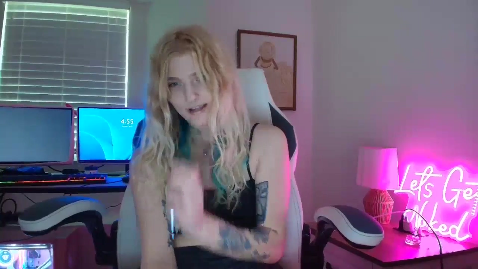 Gallery image thumbnail from DuckChan0's myfreecams stream on, 07/24/2025, 21:30 image 4 of 20