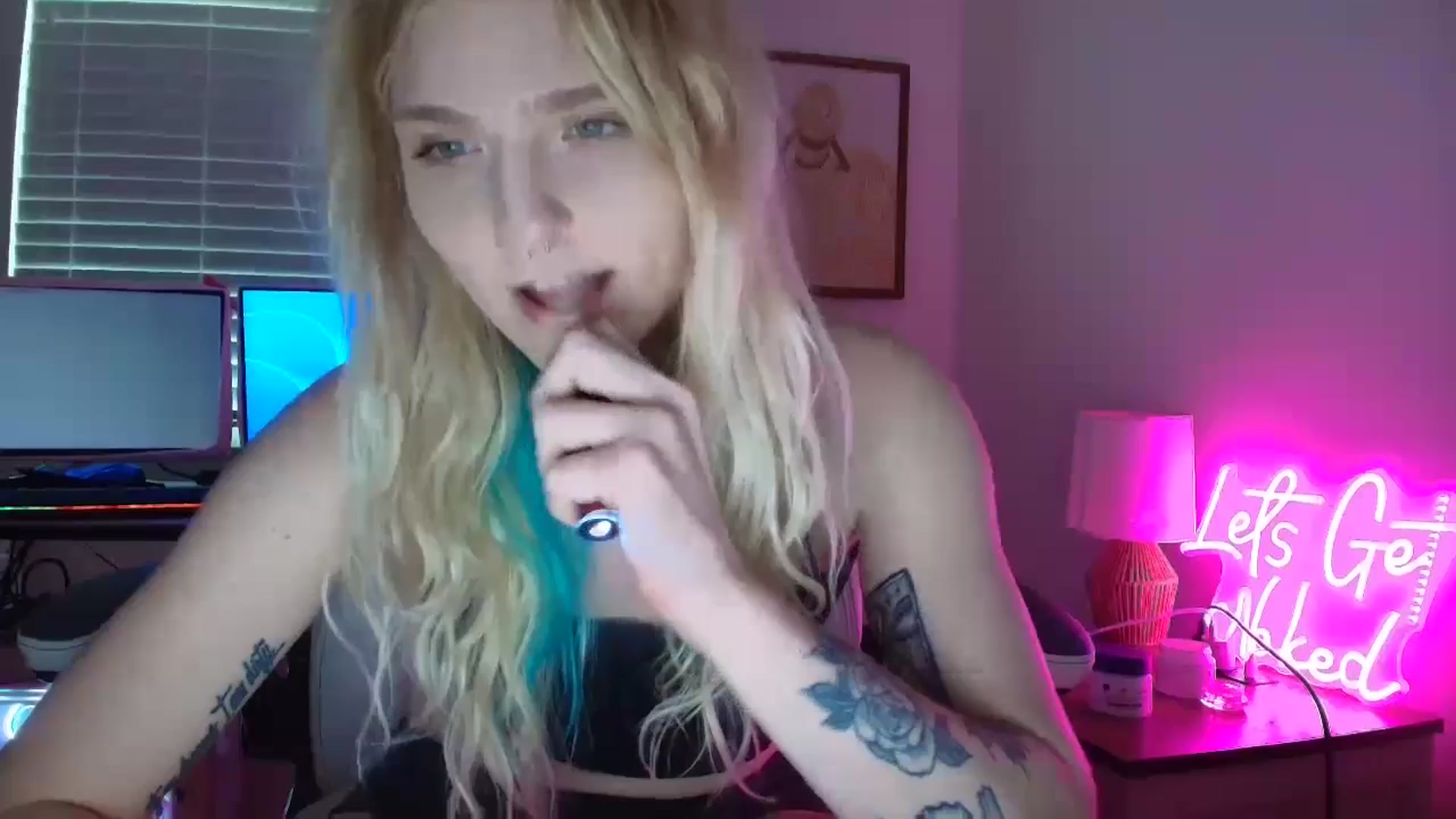 Gallery image thumbnail from DuckChan0's myfreecams stream on, 07/24/2025, 22:15 image 1 of 20