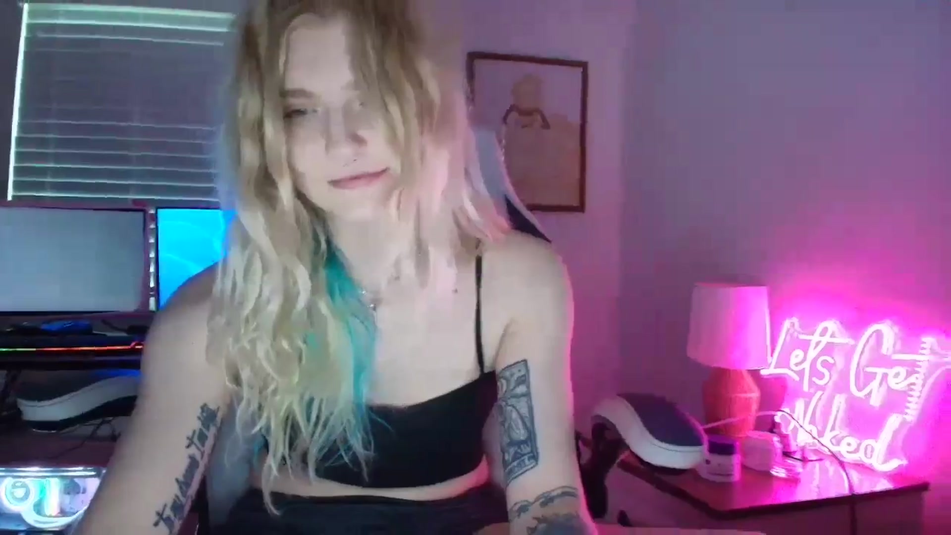 Gallery image thumbnail from DuckChan0's myfreecams stream on, 07/24/2025, 22:15 image 7 of 20