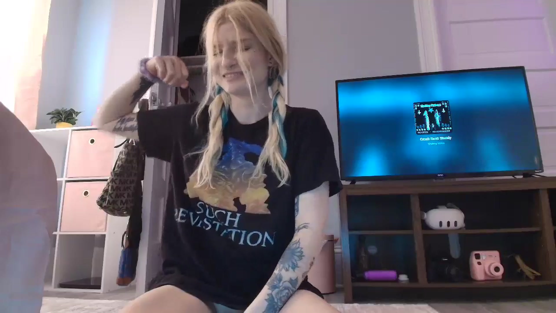 Gallery image thumbnail from DuckChan0's myfreecams stream on, 08/05/2025, 16:58 image 17 of 20