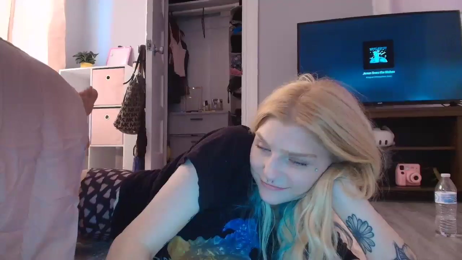 Gallery image thumbnail from DuckChan0's myfreecams stream on, 08/05/2025, 16:58 image 20 of 20