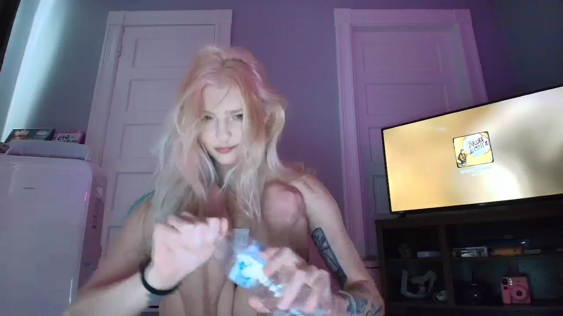 Gallery image thumbnail from DuckChan0's myfreecams stream on, 08/13/2025, 15:59 image 15 of 20