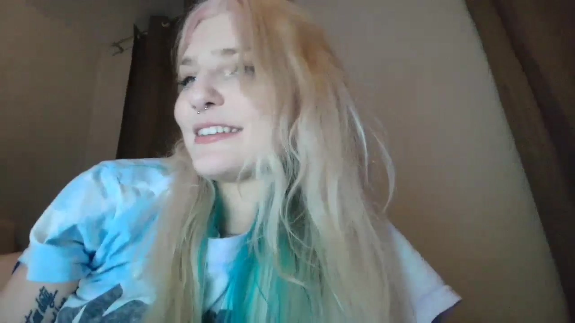 Gallery image thumbnail from DuckChan0's myfreecams stream on, 08/14/2025, 02:47 image 10 of 20