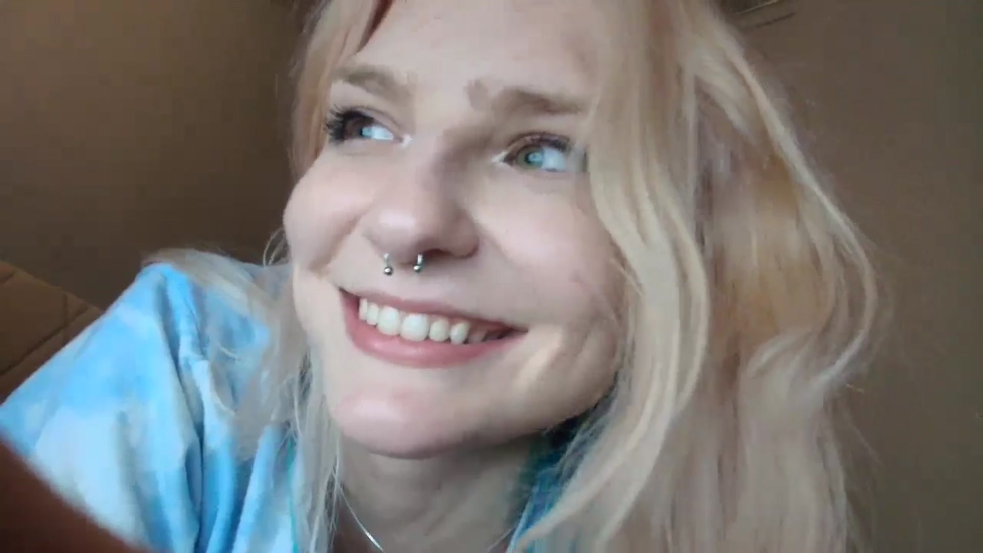 Gallery image thumbnail from DuckChan0's myfreecams stream on, 08/14/2025, 02:47 image 16 of 20