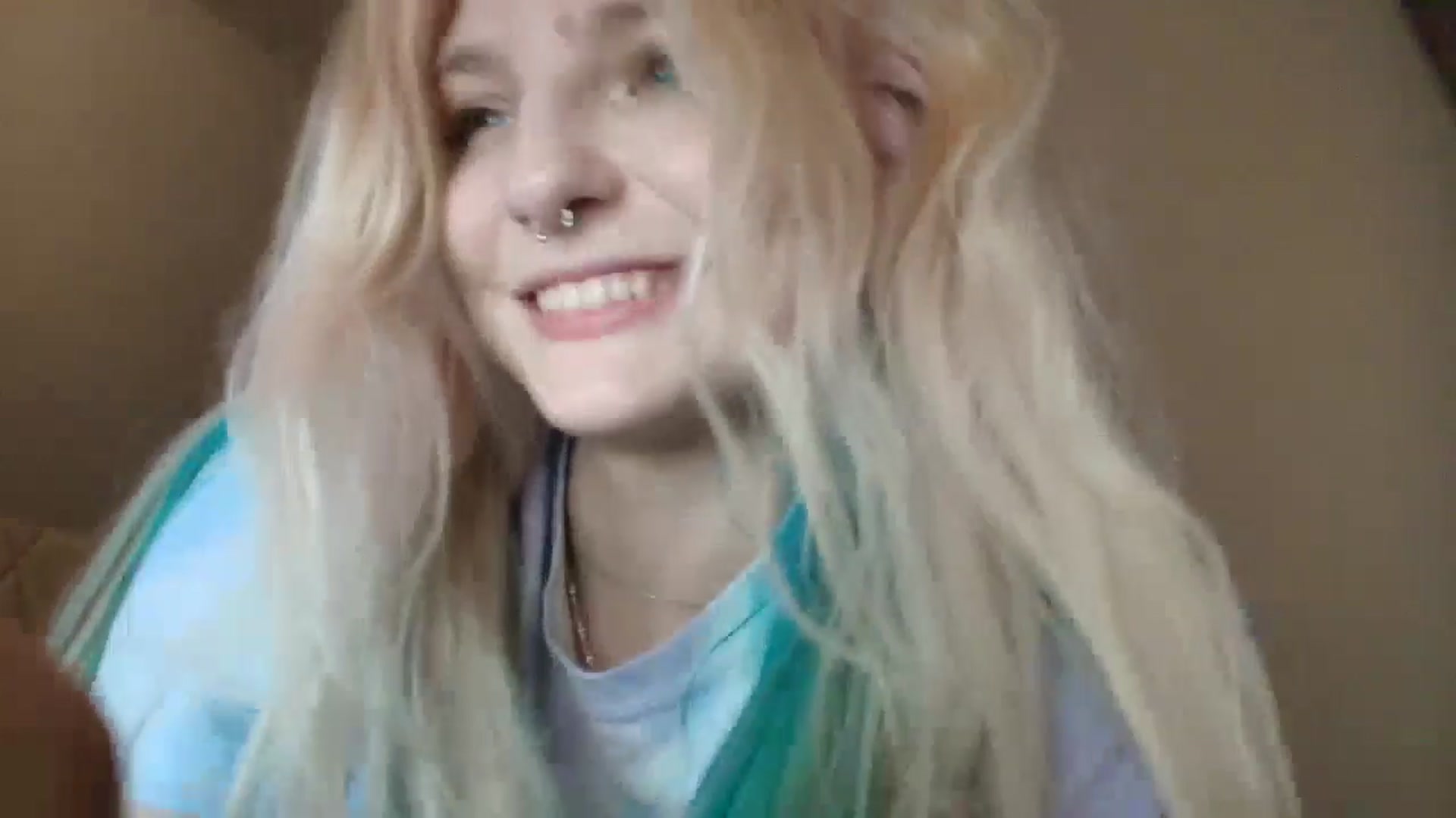 Gallery image thumbnail from DuckChan0's myfreecams stream on, 08/14/2025, 02:47 image 17 of 20