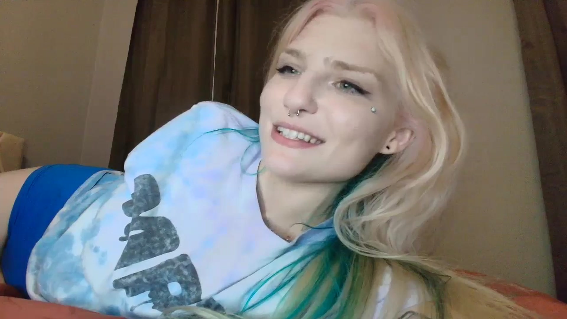 Gallery image thumbnail from DuckChan0's myfreecams stream on, 08/14/2025, 02:47 image 19 of 20