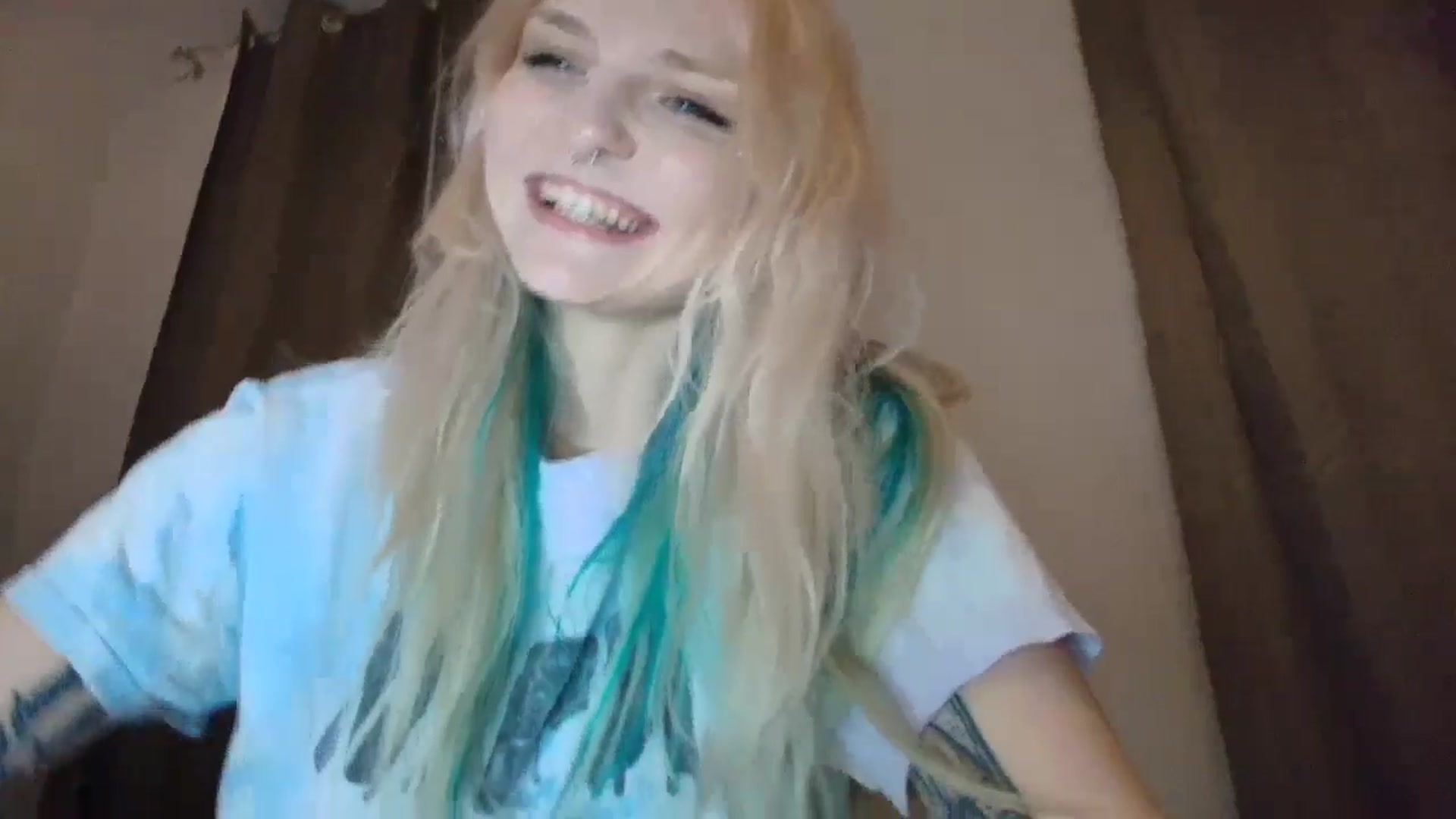 Gallery image thumbnail from DuckChan0's myfreecams stream on, 08/14/2025, 02:47 image 11 of 20