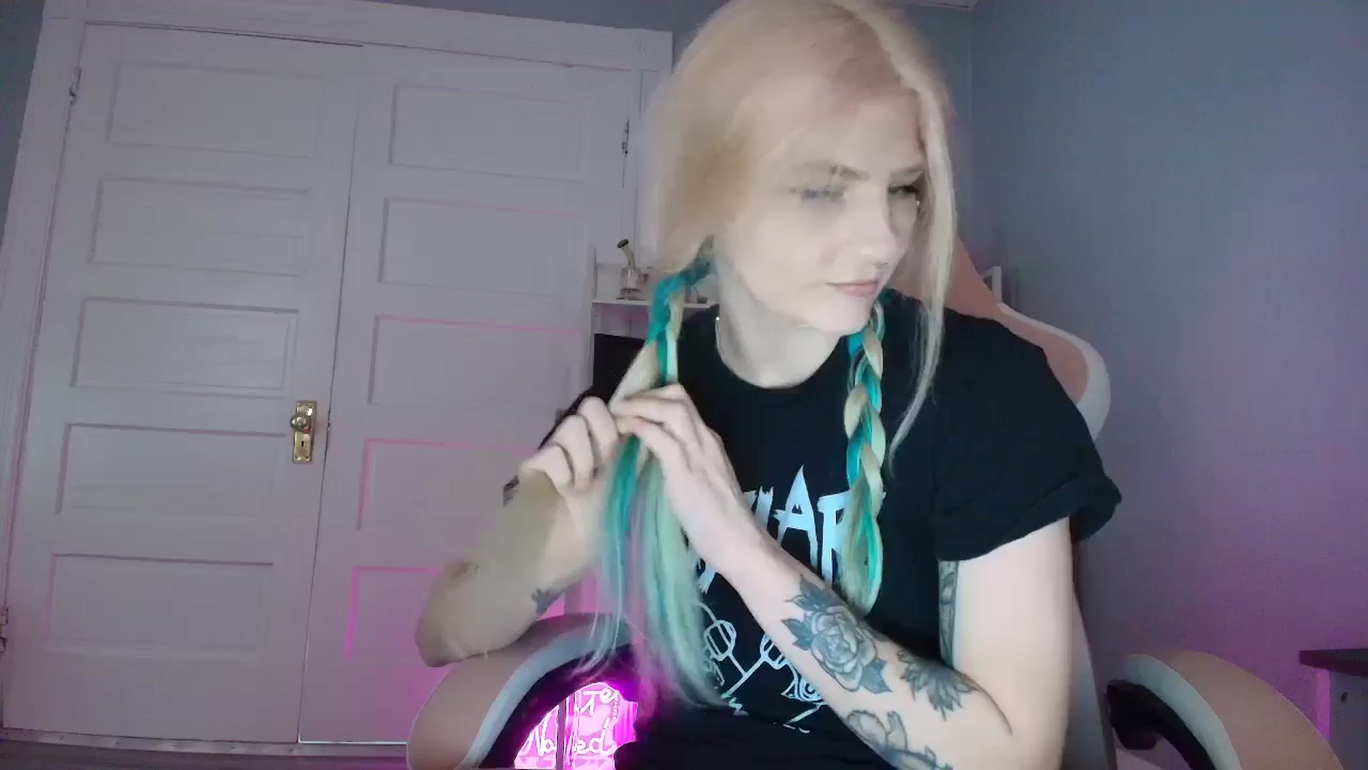 Gallery image thumbnail from DuckChan0's myfreecams stream on, 08/15/2025, 14:54 image 1 of 20