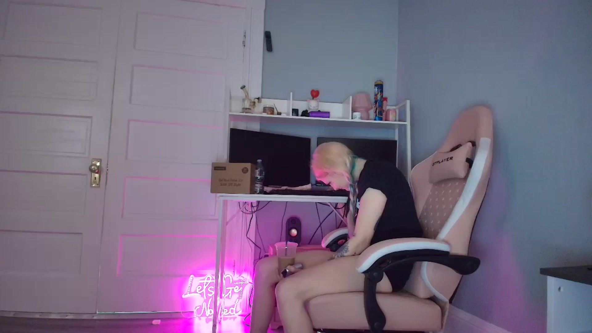 Gallery image thumbnail from DuckChan0's myfreecams stream on, 08/15/2025, 14:54 image 6 of 20